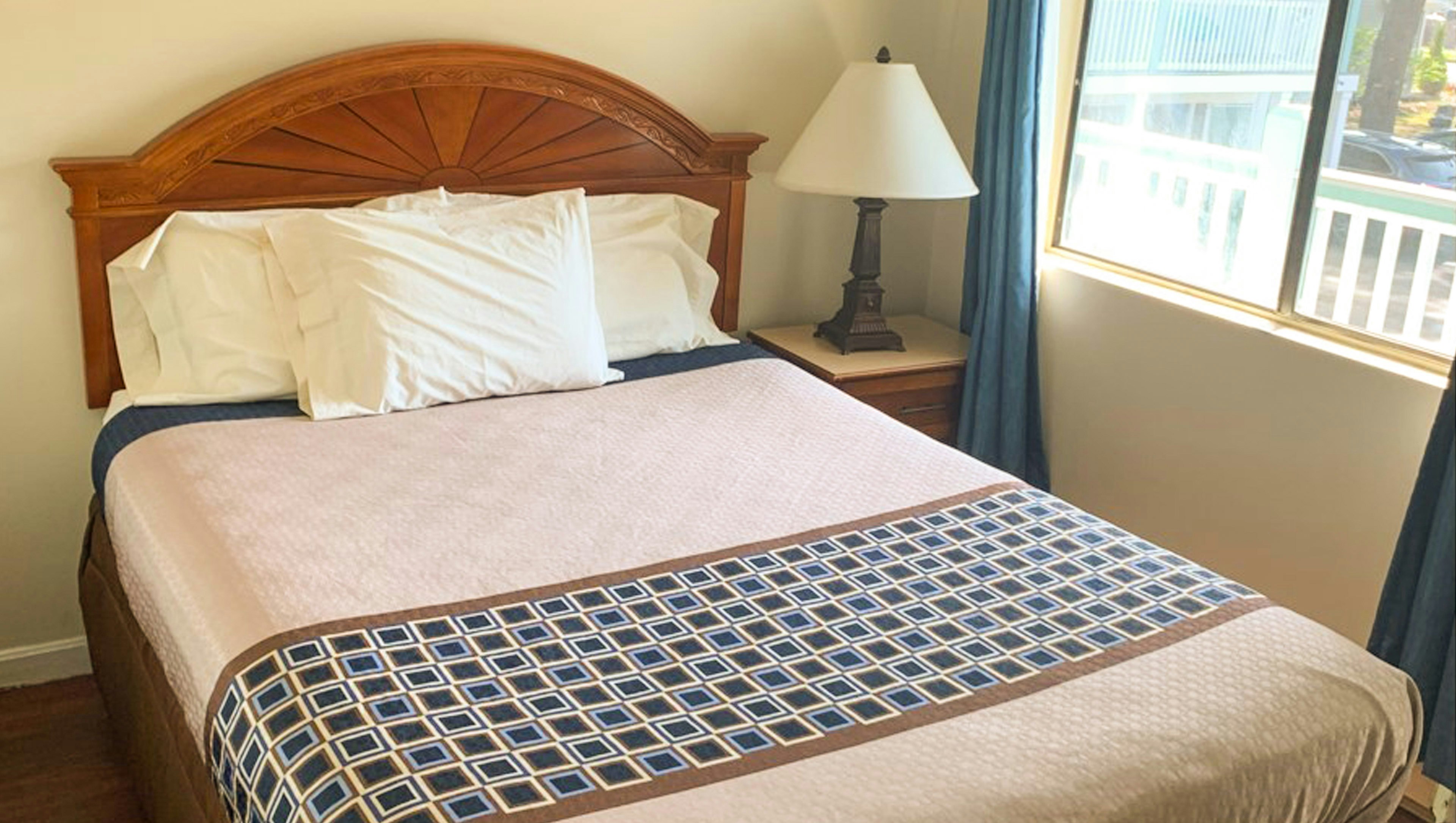 Magnuson Hotel Hampton NH 1 Queen Bed Nonsmoking