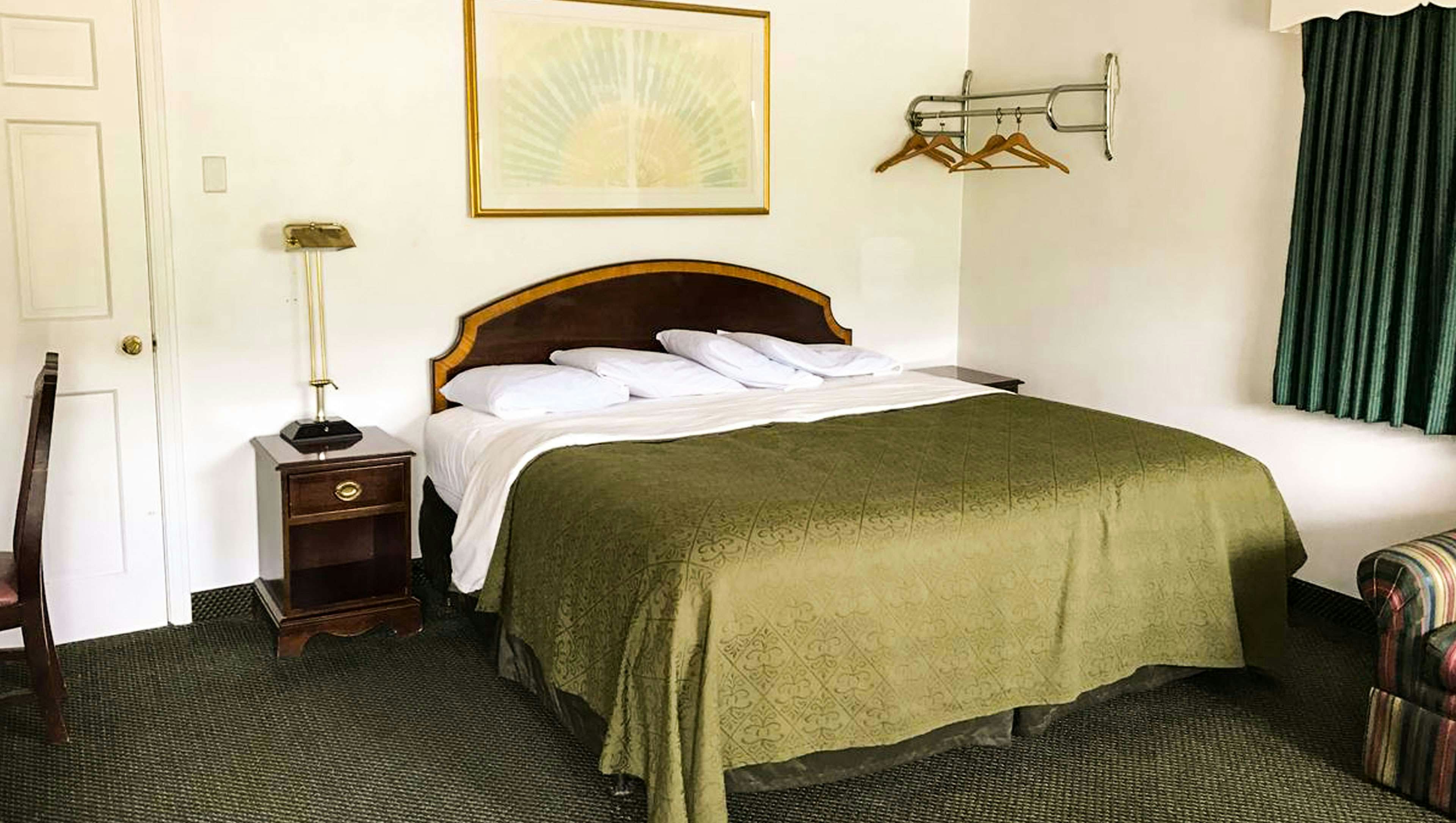 Relax Inn Altoona King Bed Non Smoking