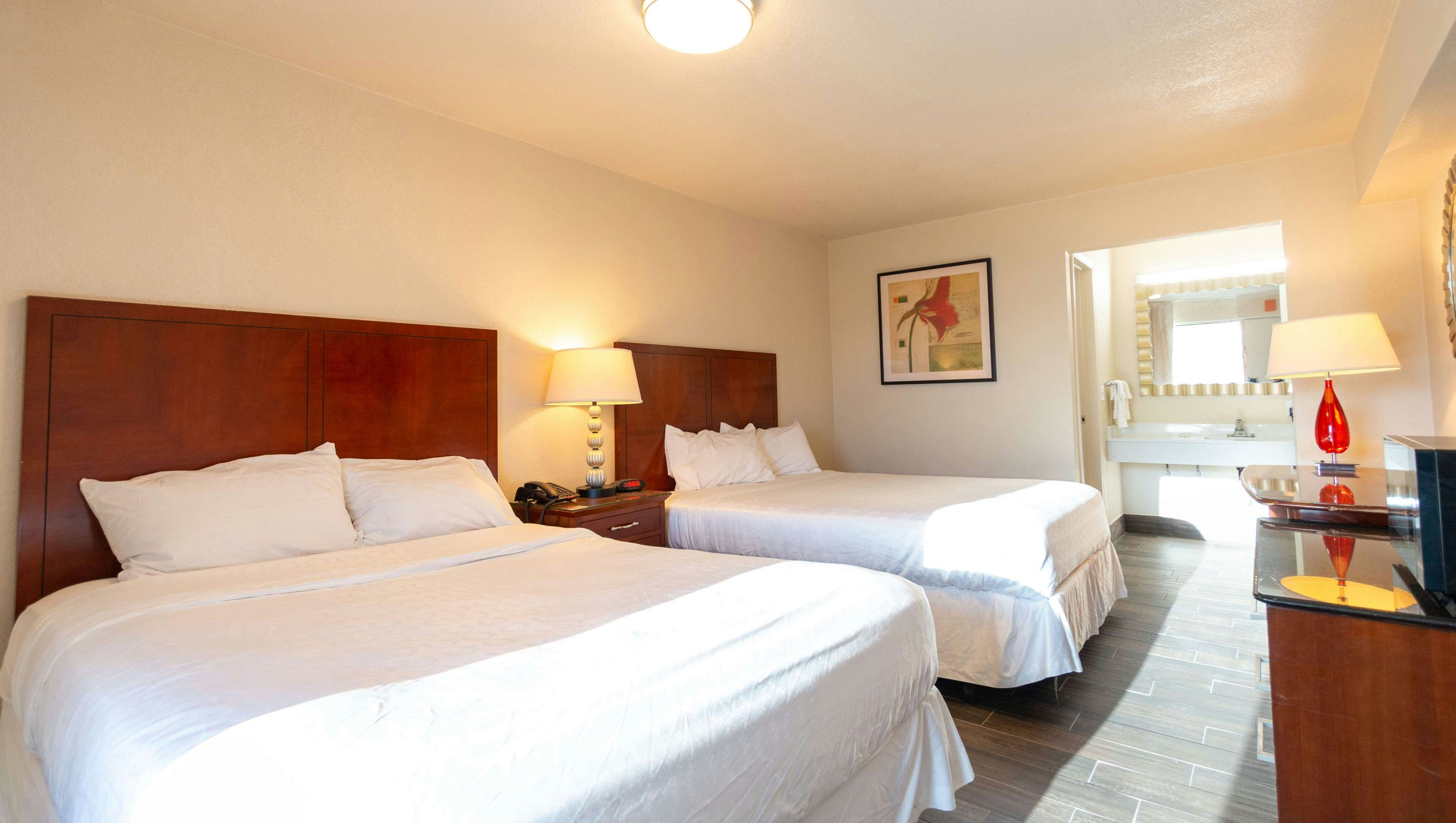 Magnuson Extended Stay and Suites Airport Hotel Double Queen
