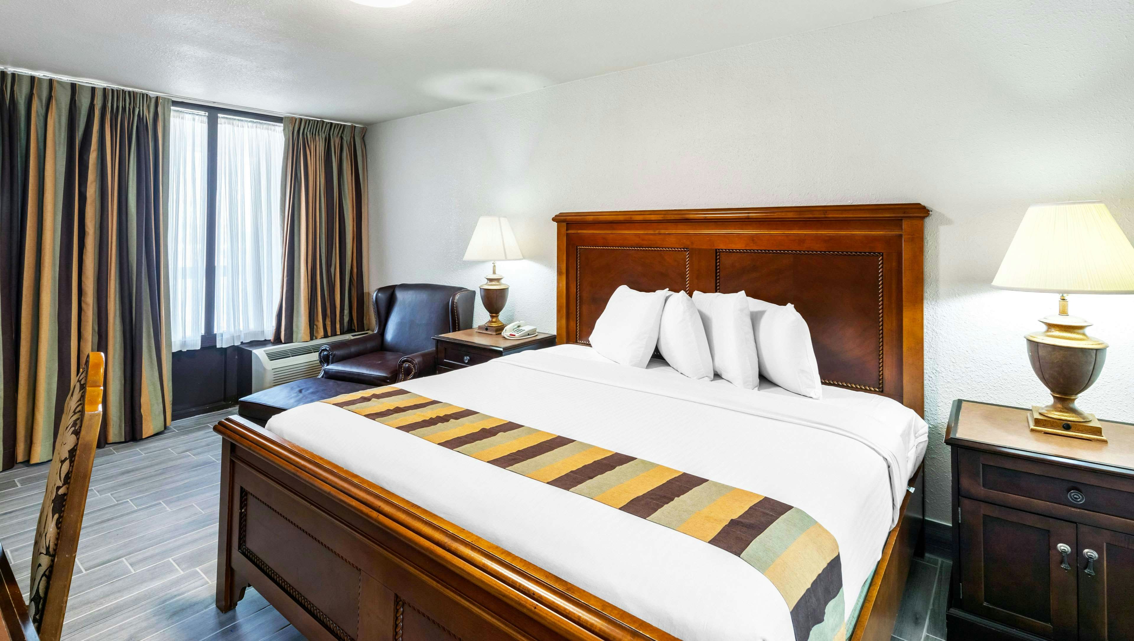 Magnuson Grand Hotel & Conference Center Tyler