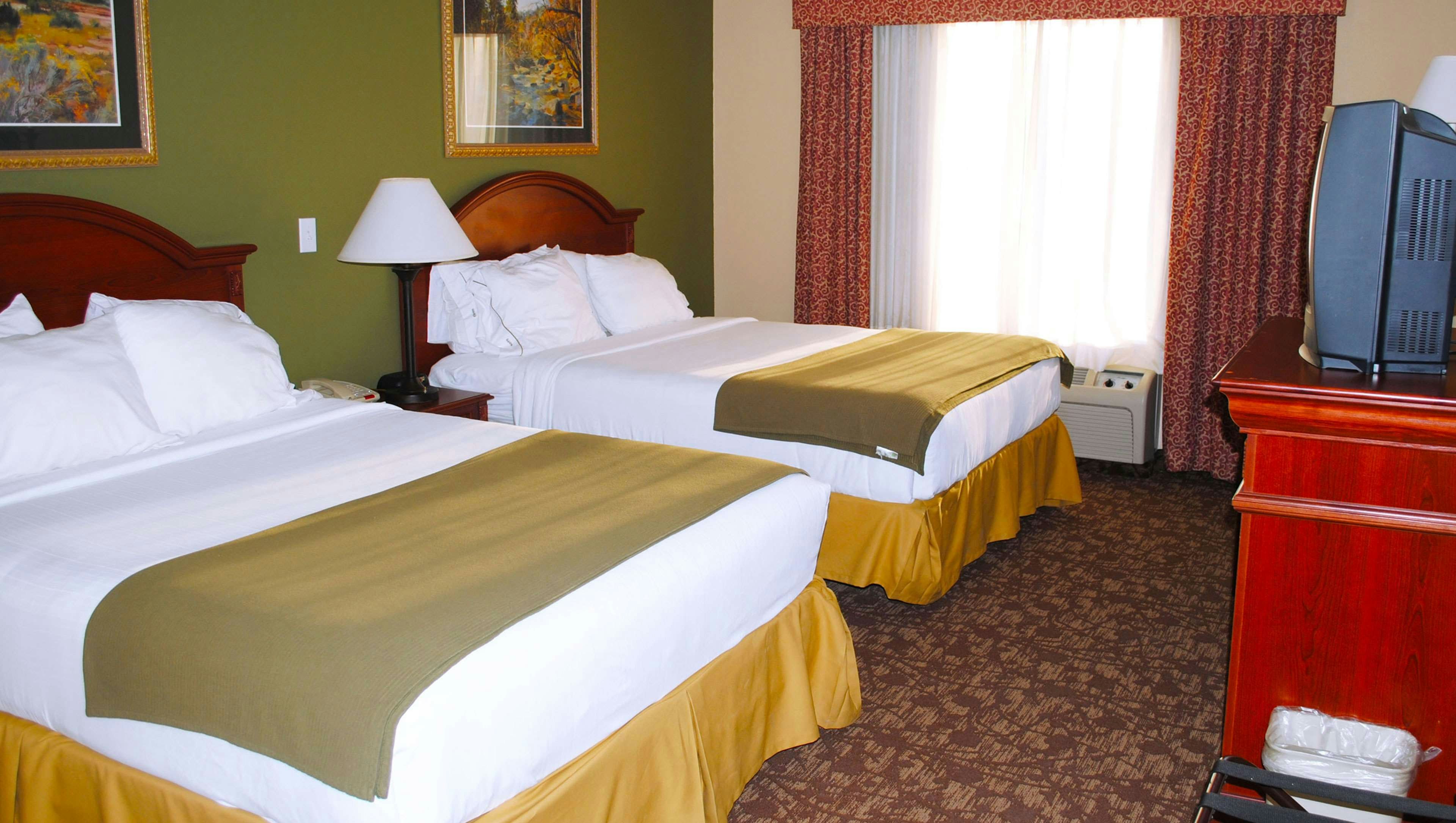 Magnuson Hotel Commerce 2 Queen Beds Nonsmoking