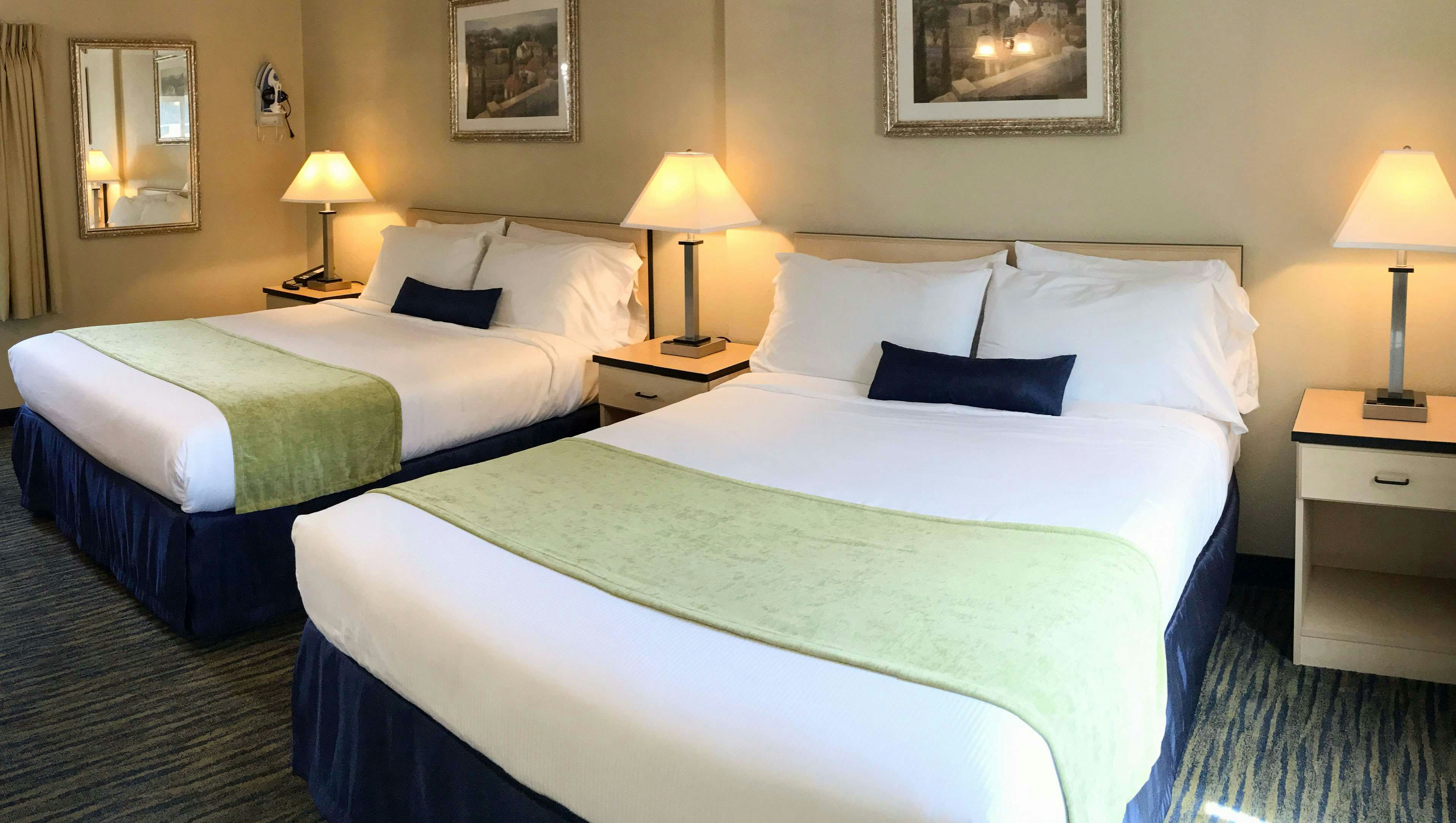 Napa Discovery Inn 2 Queens Beds Nonsmoking