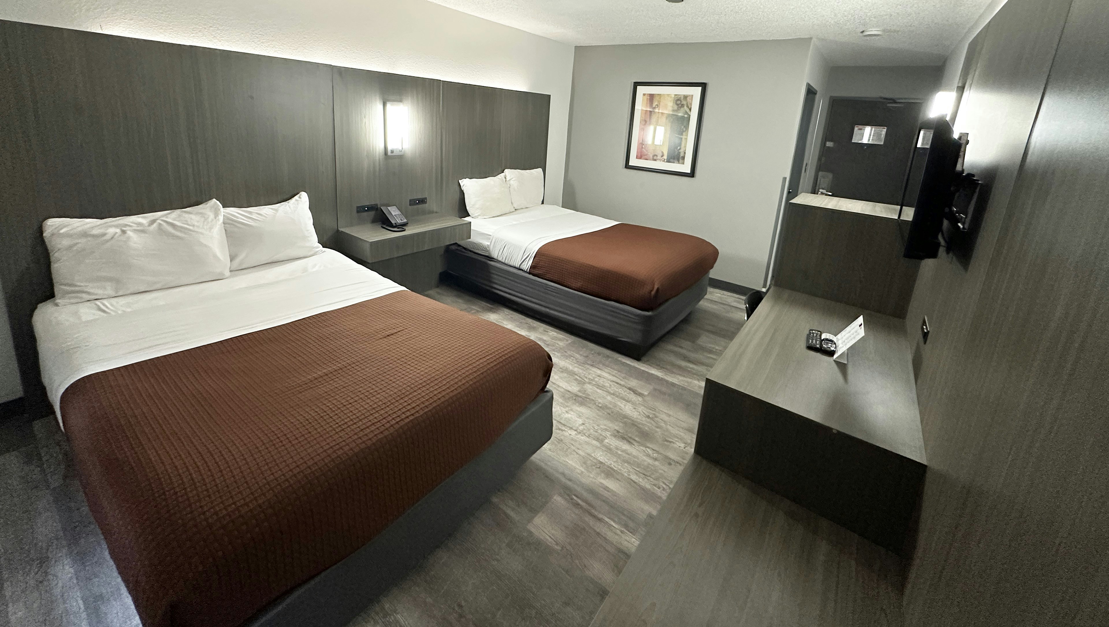 2 Double Beds Nonsmoking