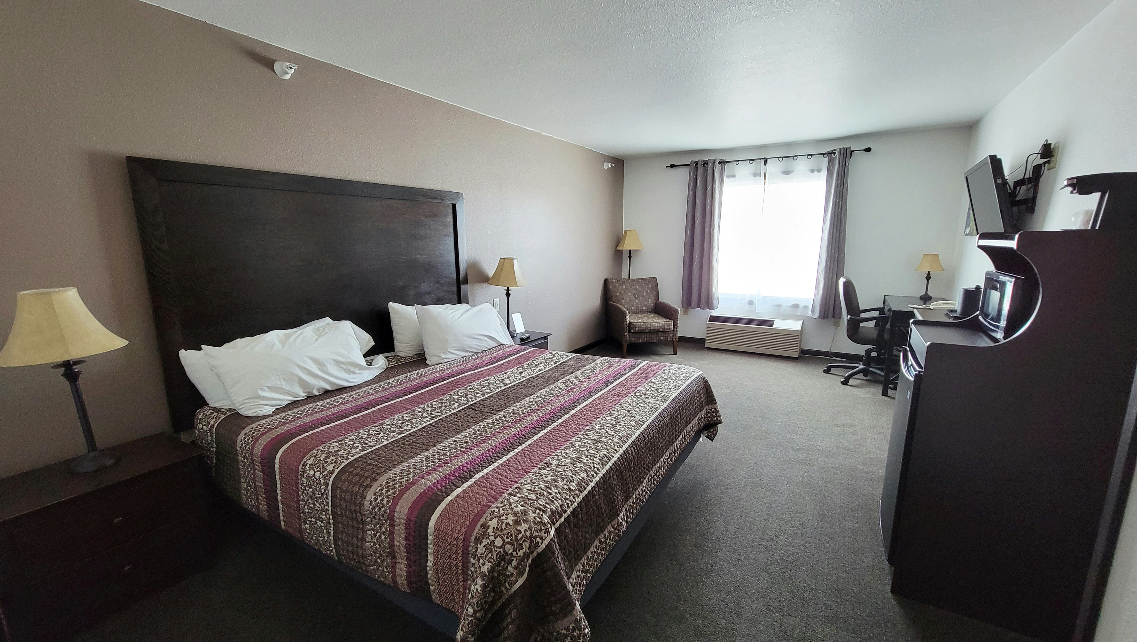 Jasper Ridge Inn Ishpeming 1 King Bed Nonsmoking