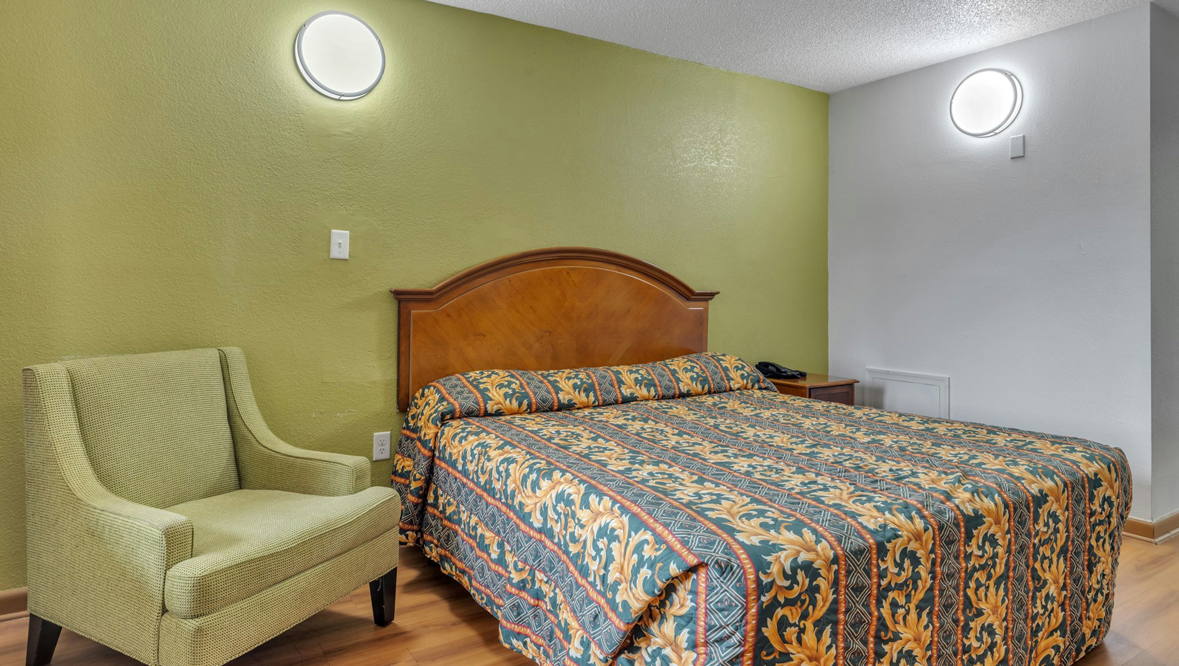 Studios and Suites 4 Less Emporia