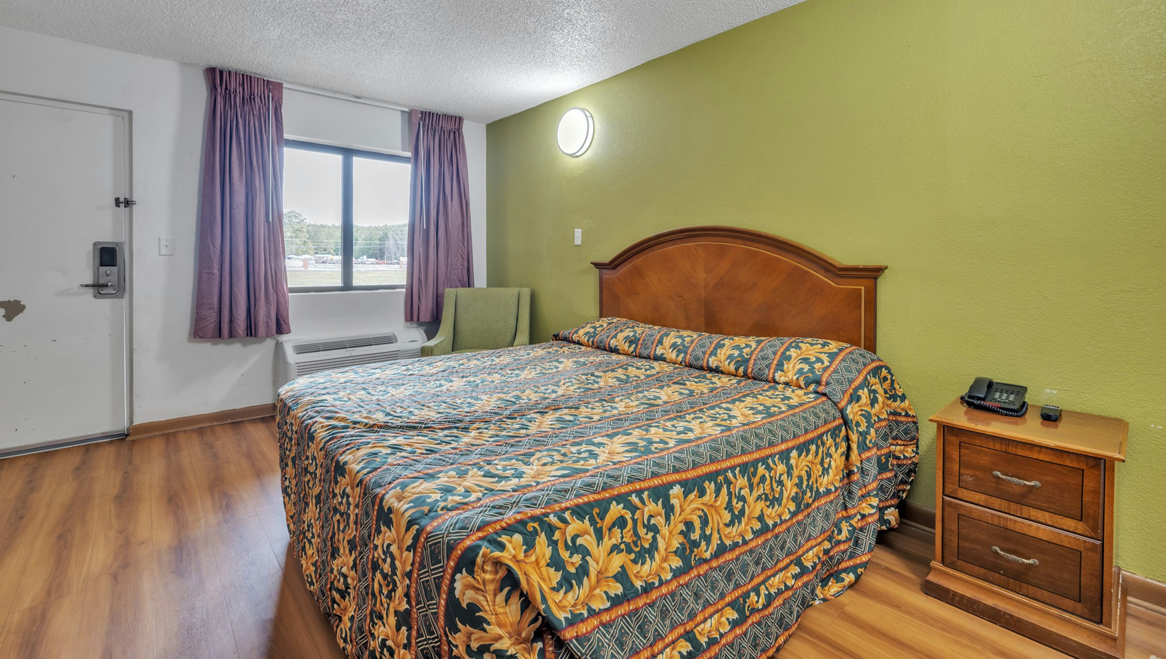 Studios and Suites 4 Less Emporia