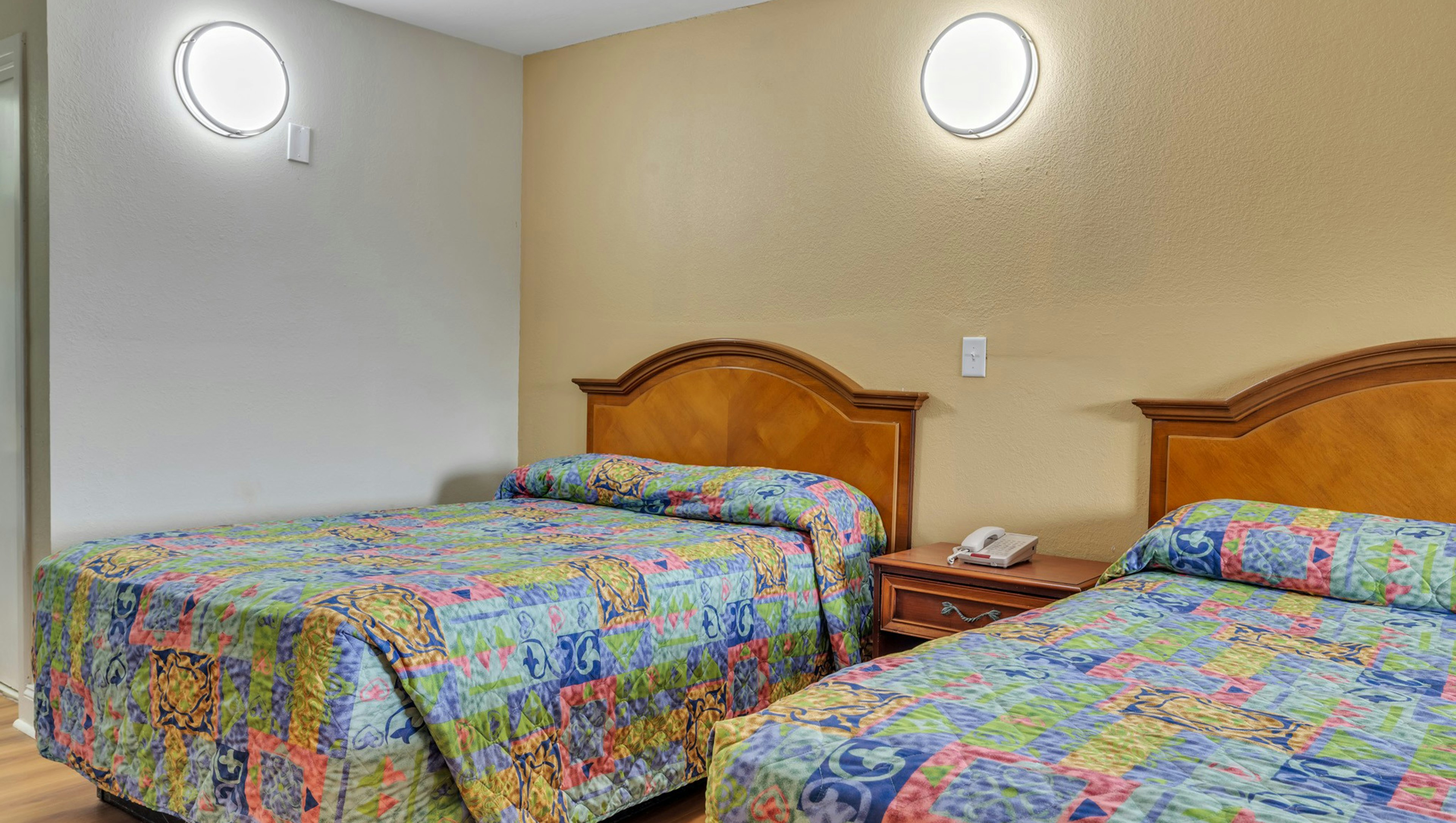 Studios and Suites 4 Less Emporia 2 Double Beds Nonsmoking