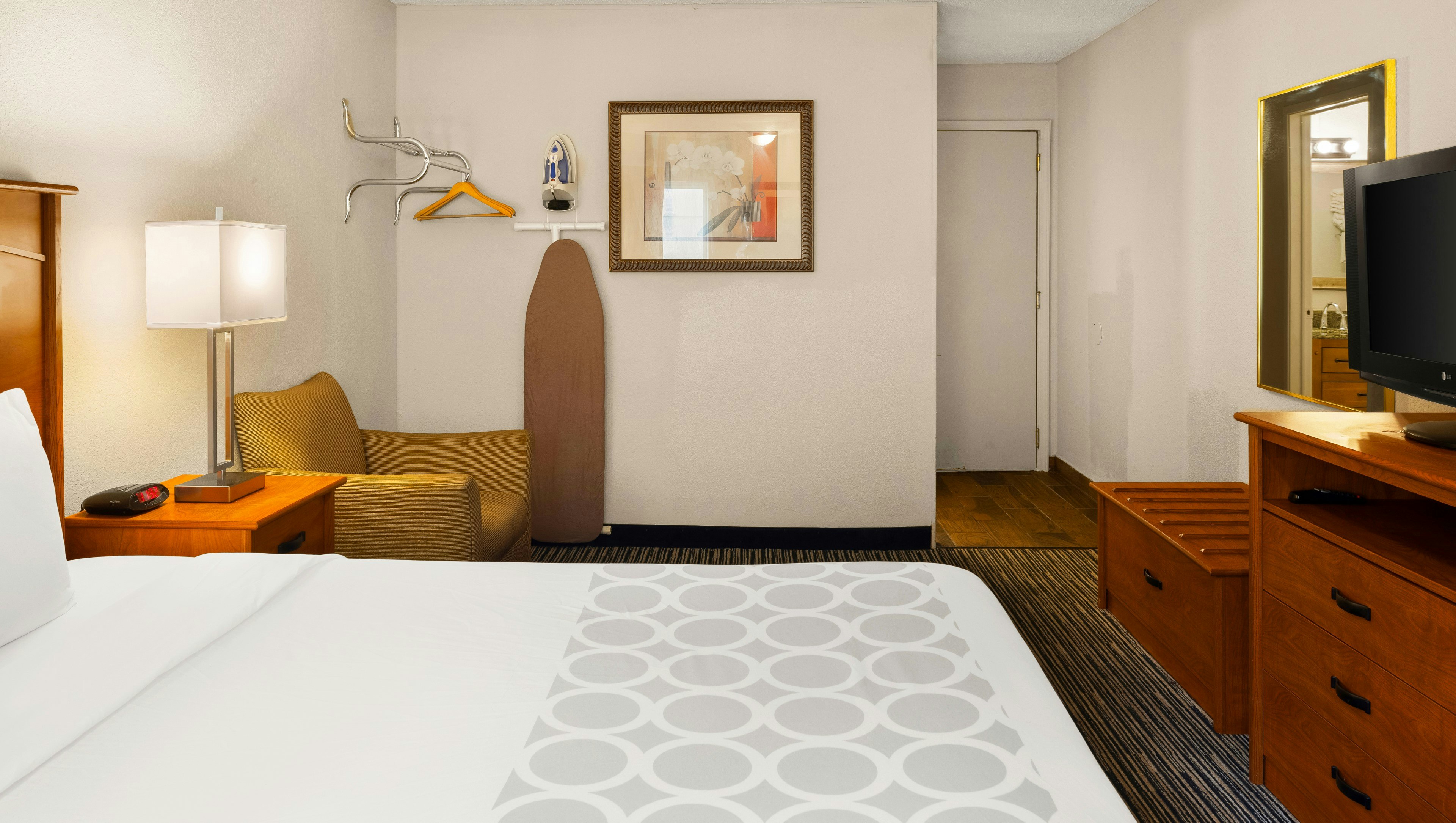 Magnuson Hotel Detroit Airport