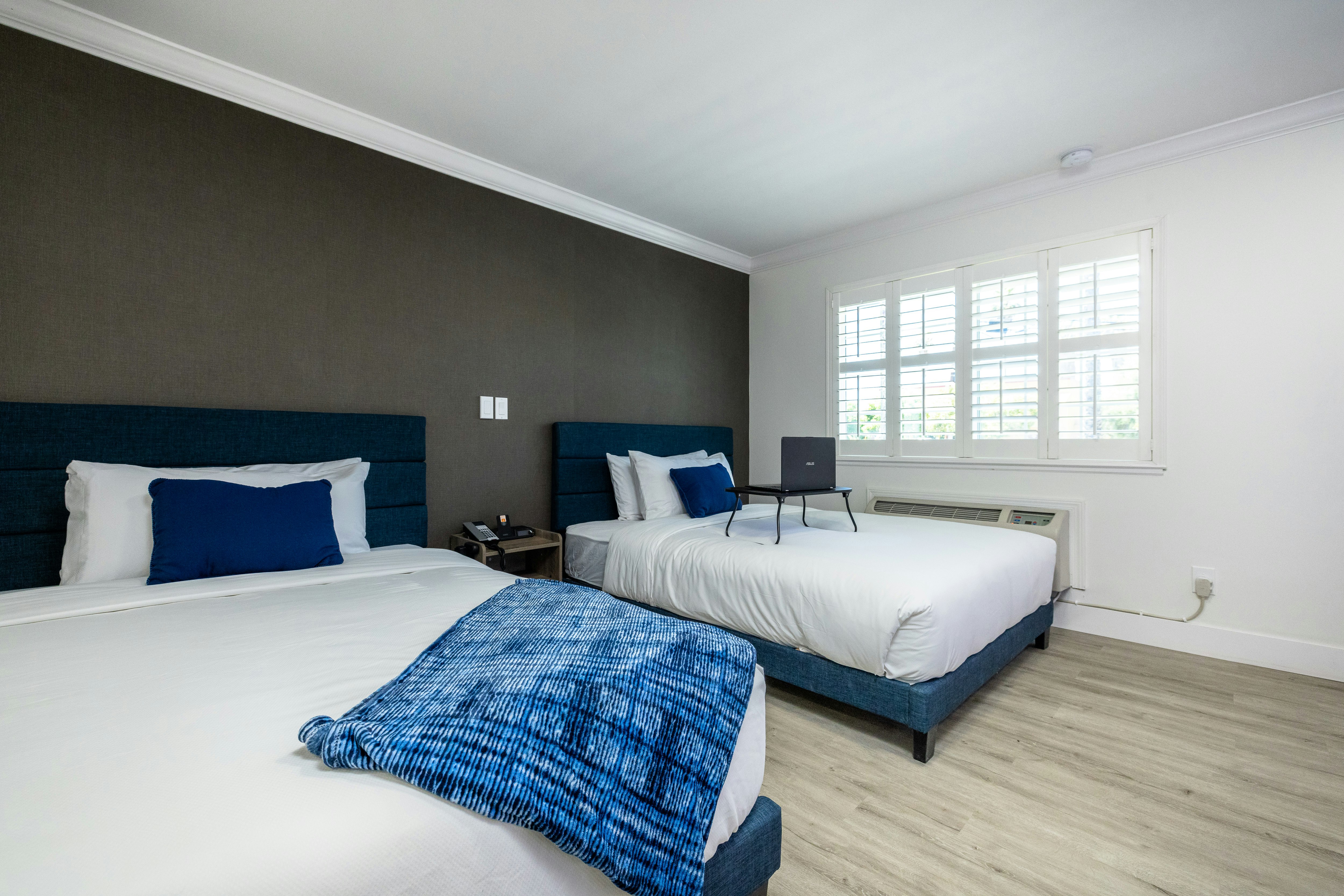 2 Double Beds Accessible Nonsmoking