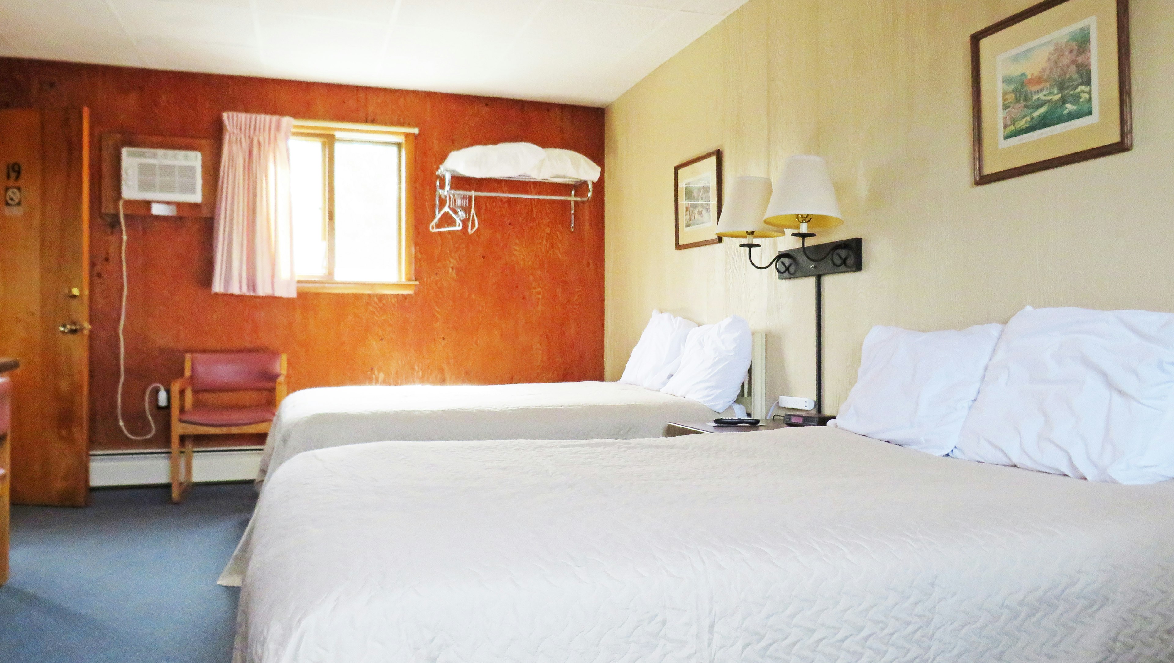 2 Double Beds Nonsmoking