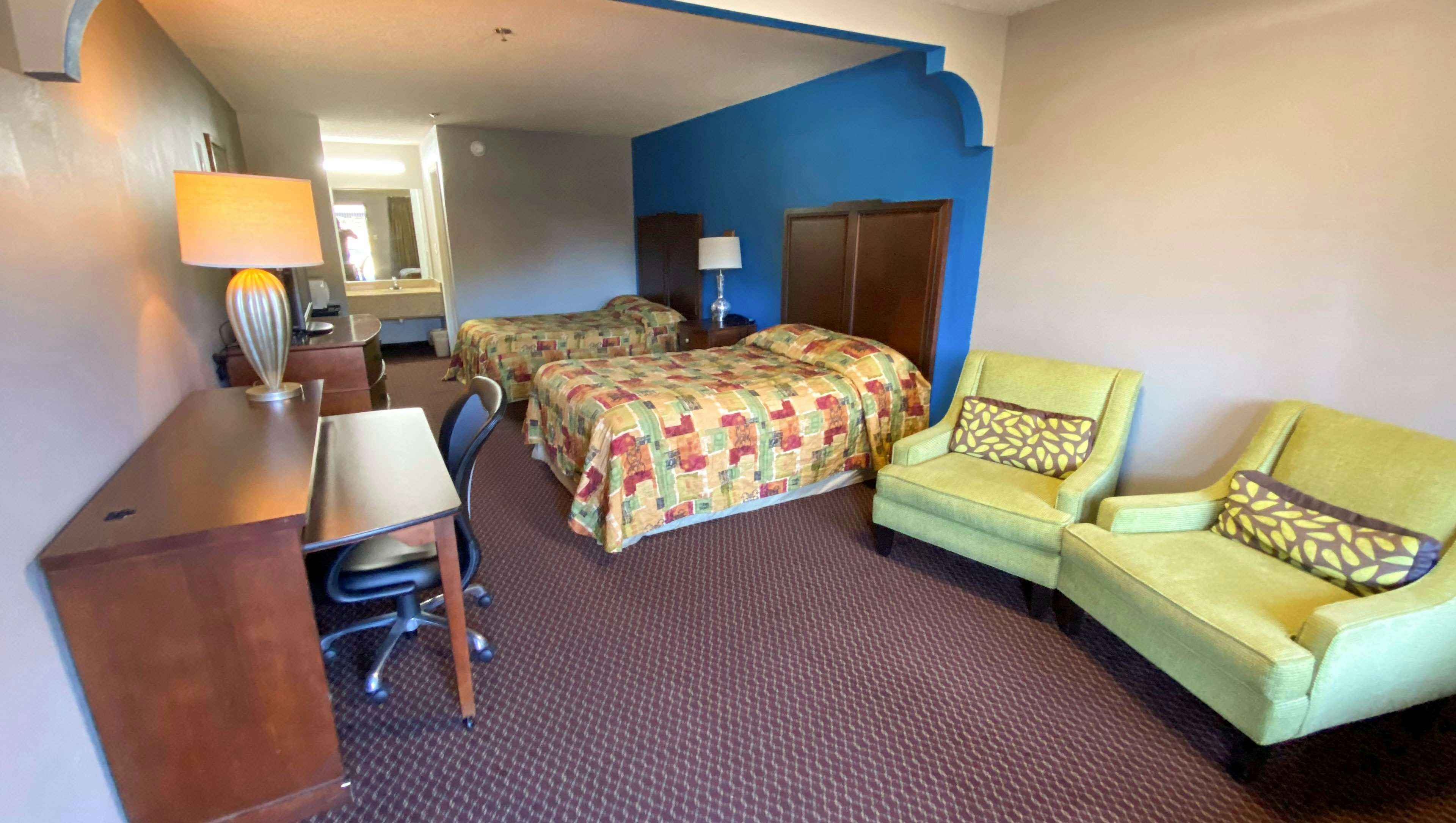 Magnuson Hotel Marietta 2 Double Beds Non Smoking