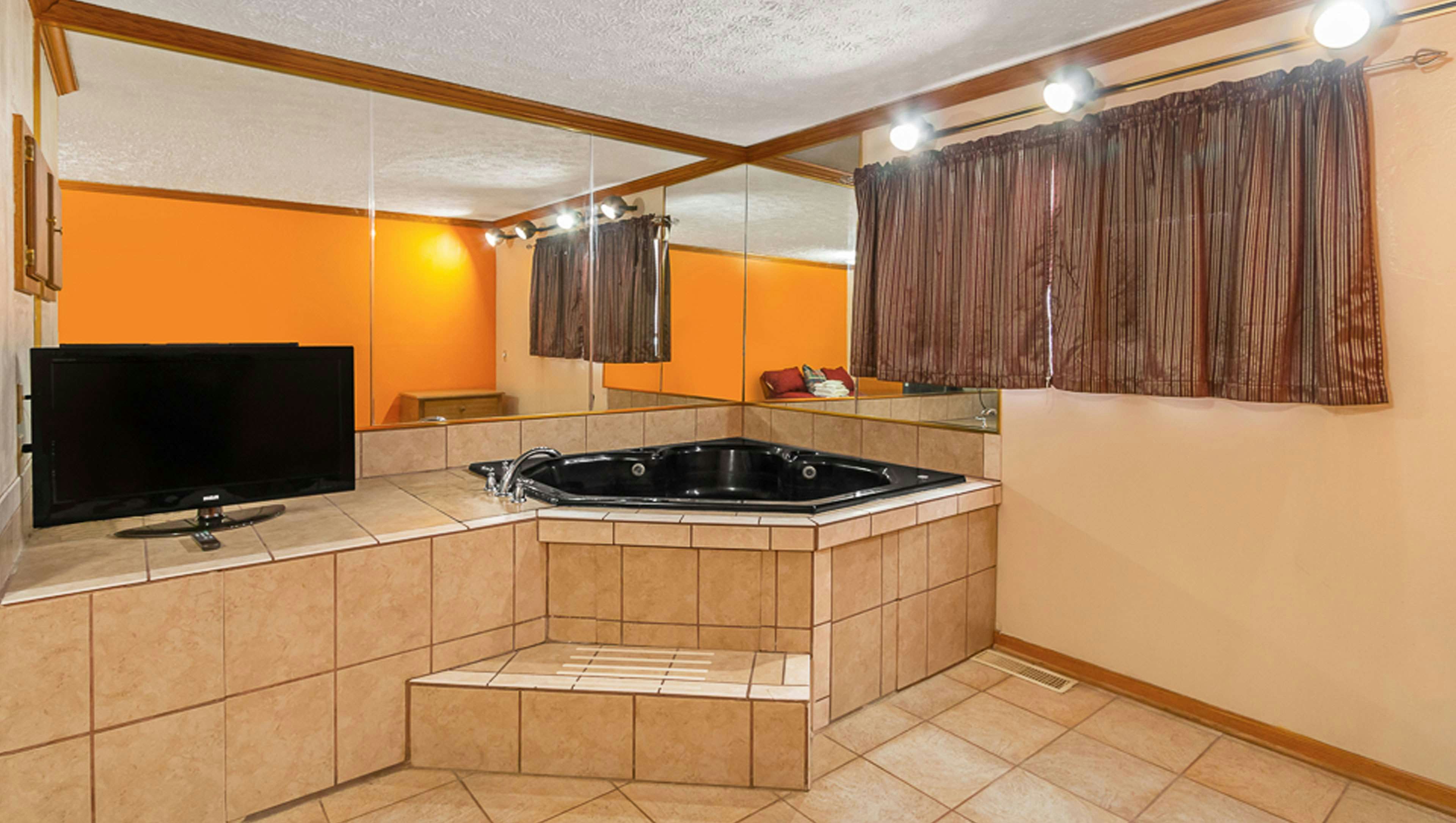 Magnuson Hotel Extended Stay Canton Ohio