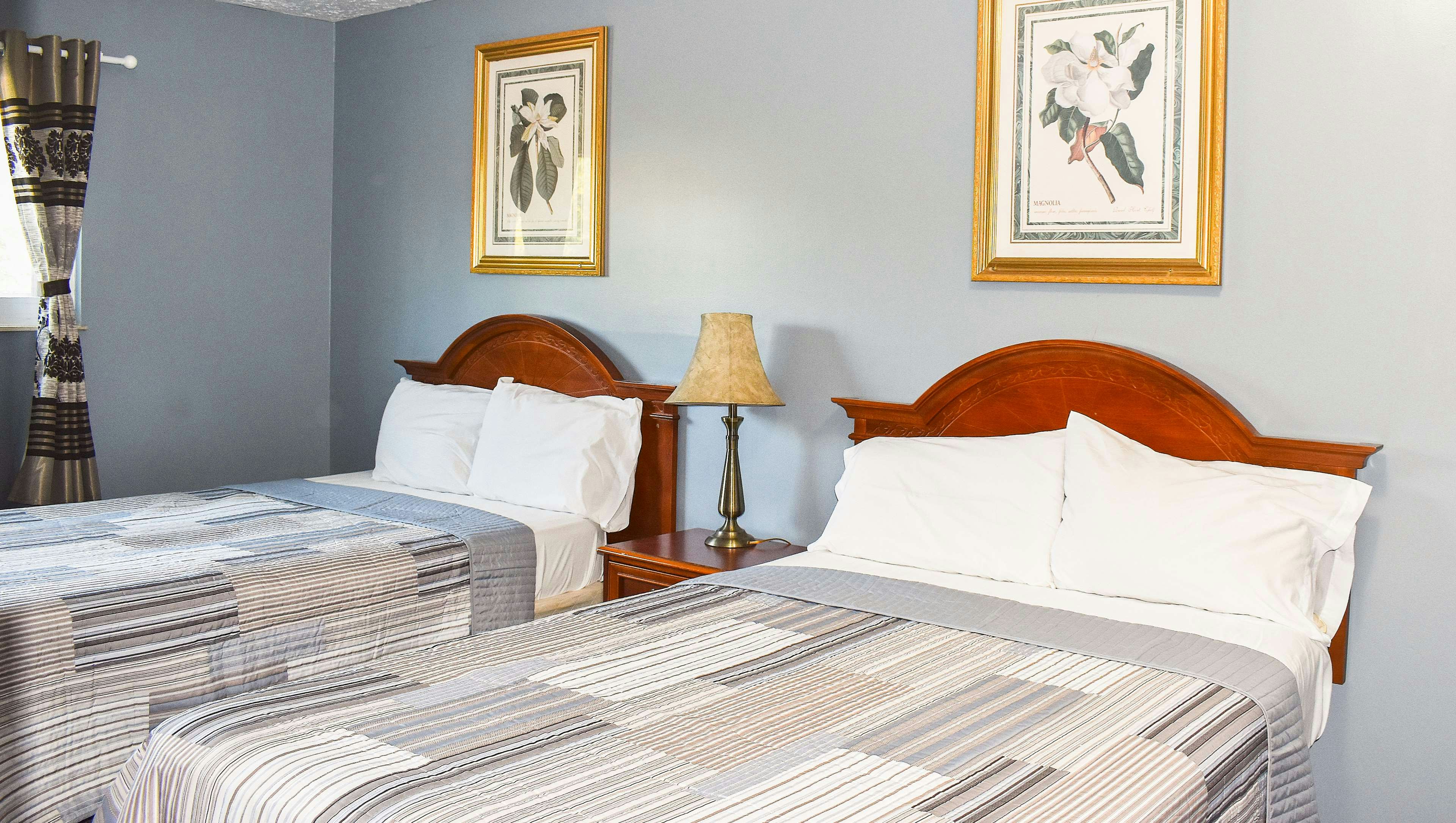 Magnuson Hotel Extended Stay Canton Ohio 2 Double Beds Nonsmoking Kitchen Suite