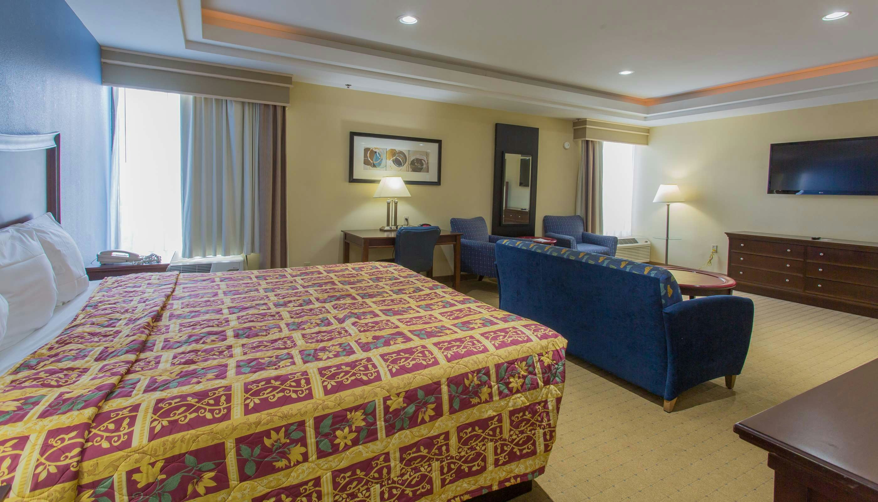 Studios & Suites 4 Less Western Branch