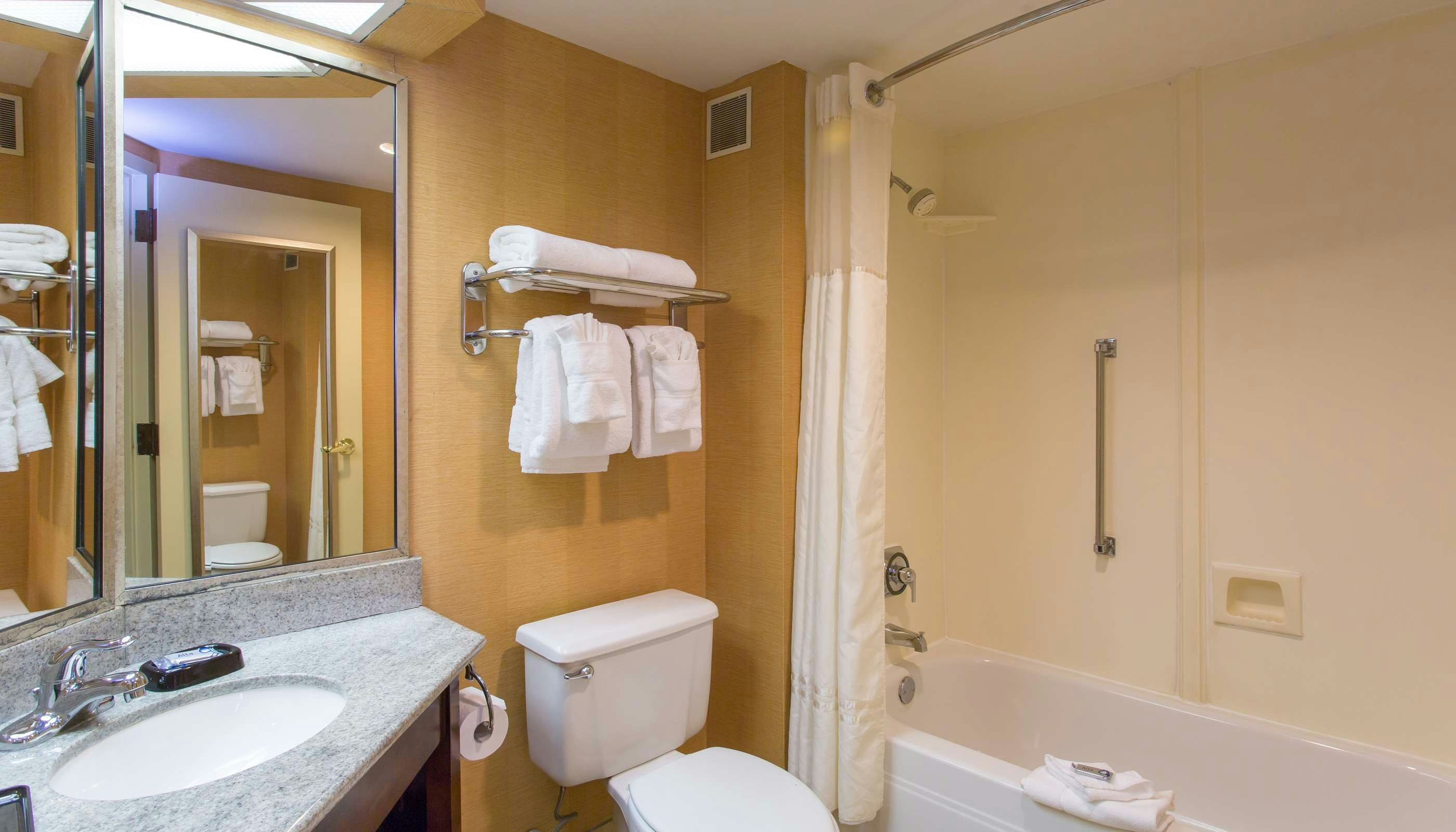 Studios & Suites 4 Less Western Branch
