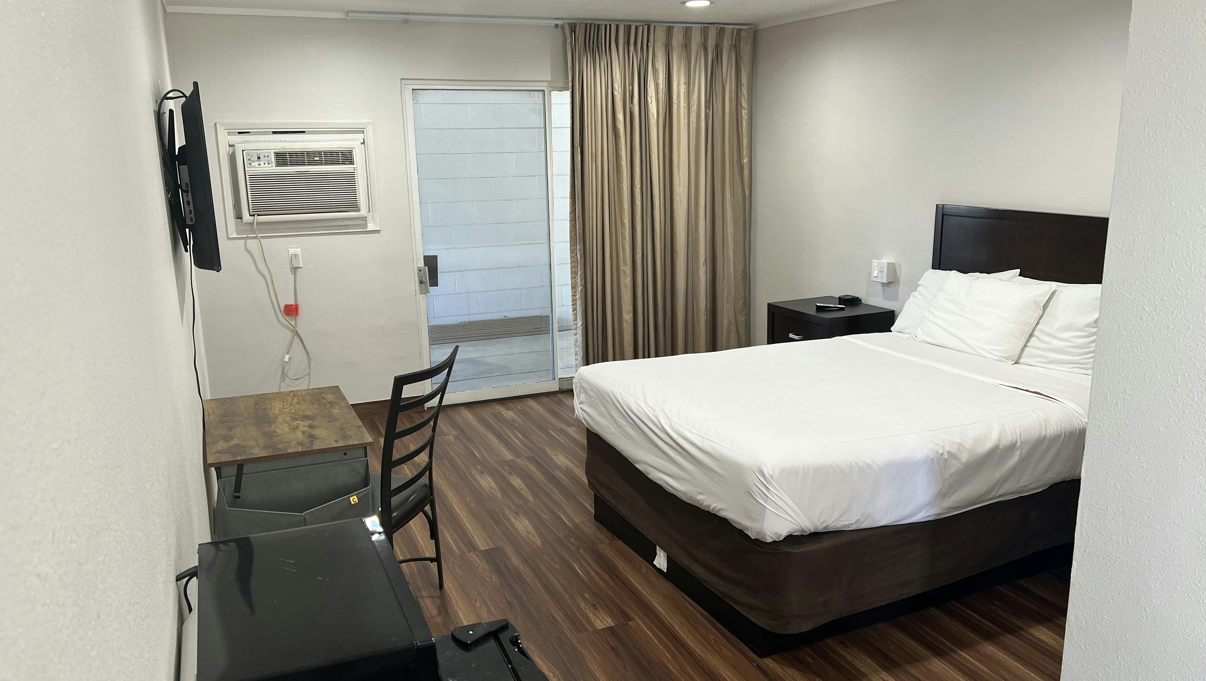Lanai Motel 2 Queen Beds Nonsmoking