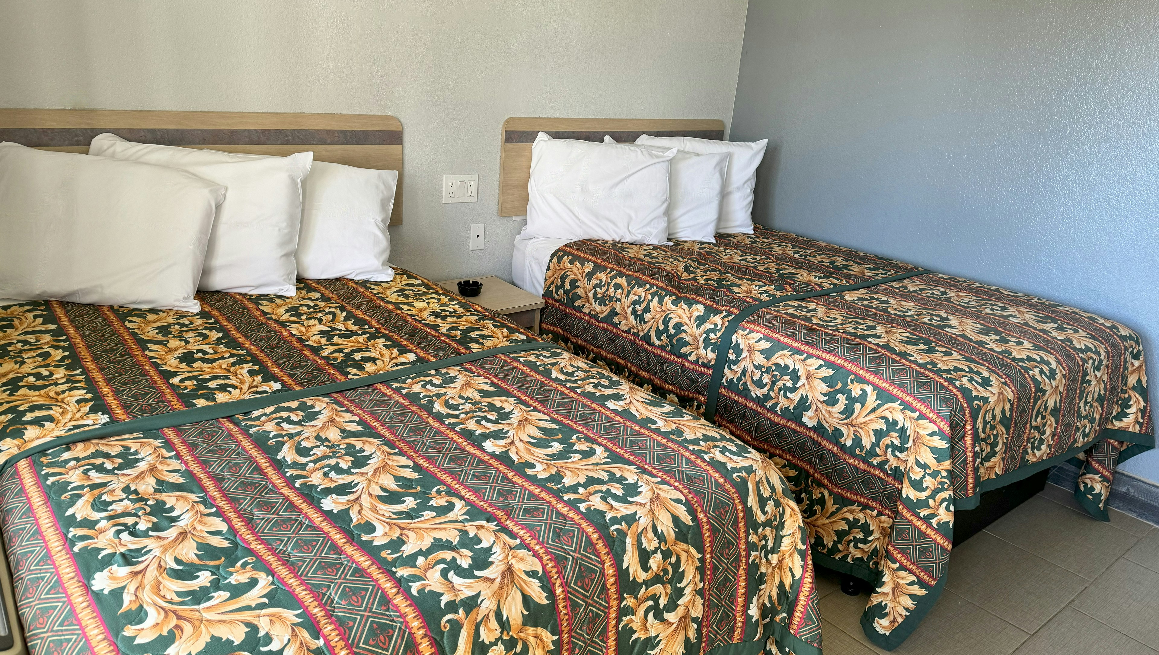 2 Double Beds Accessible Nonsmoking