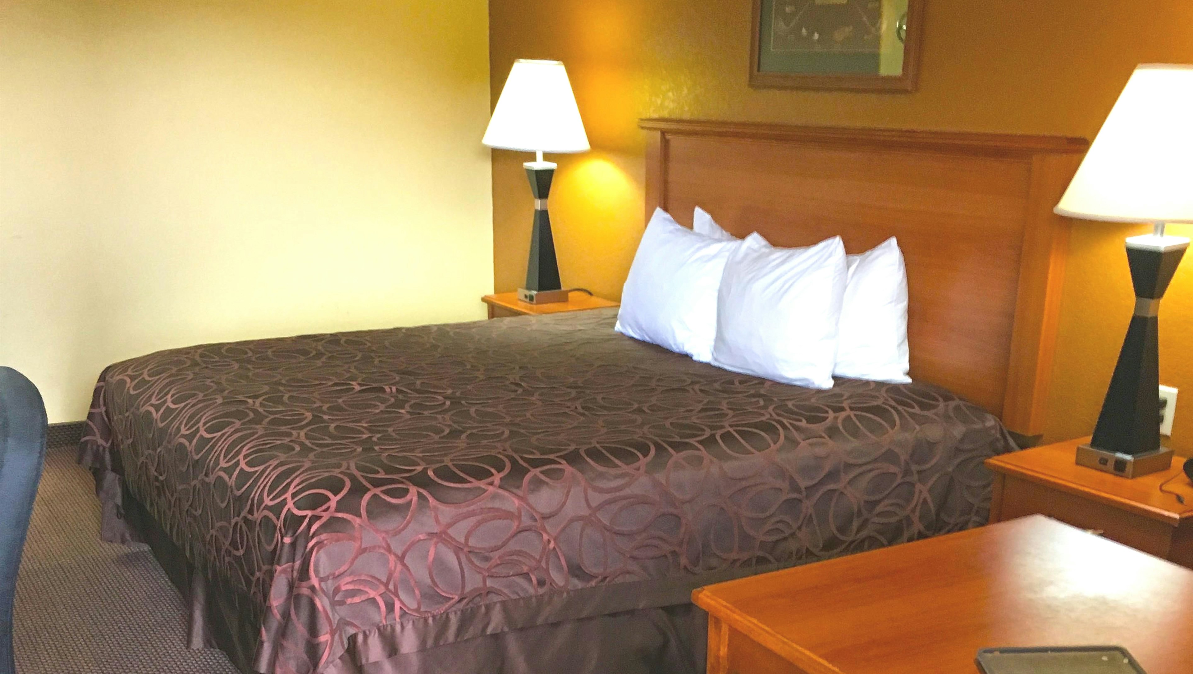 Xecutive Inn and Suites
