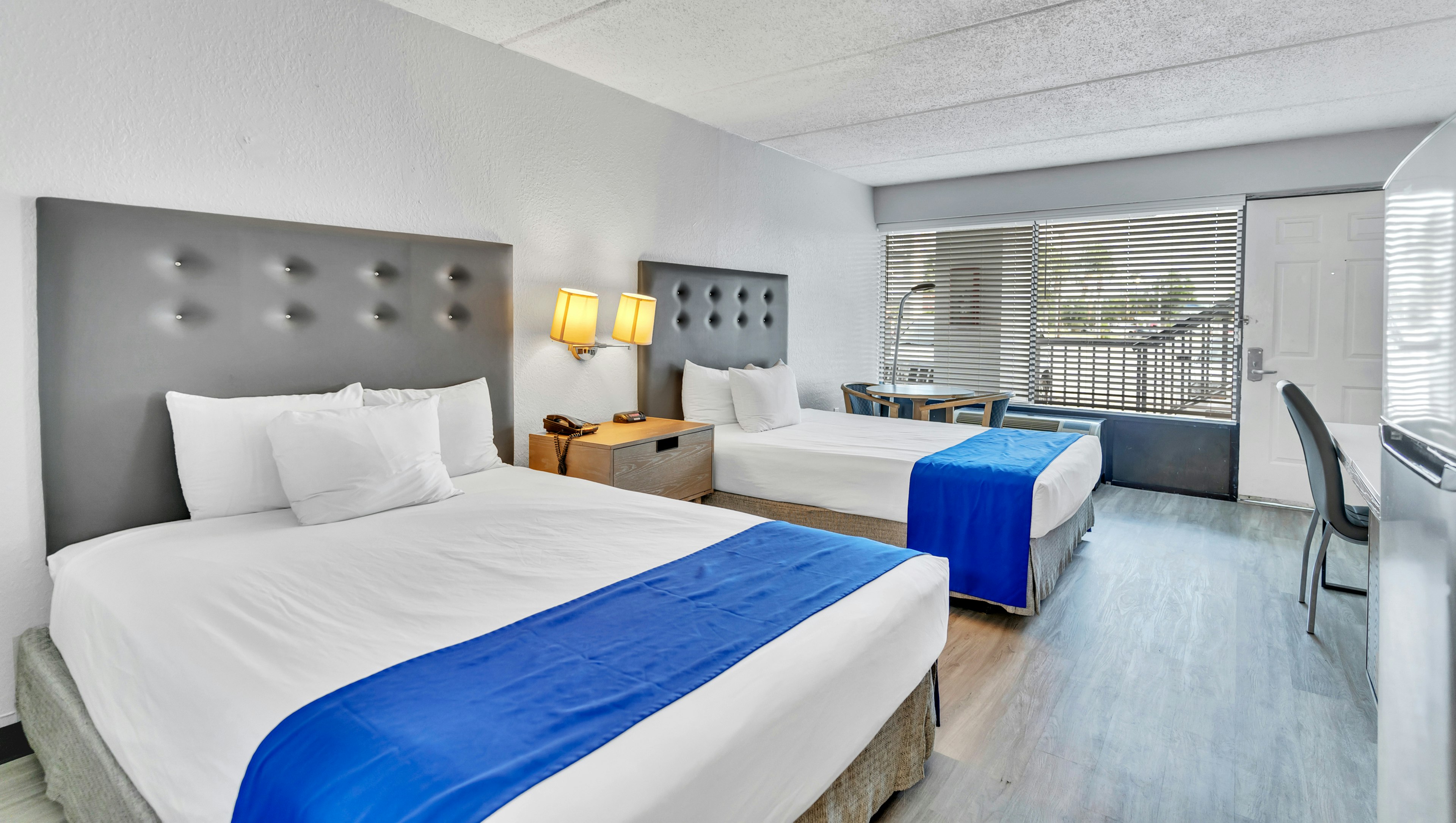 2 Queen Beds Nonsmoking