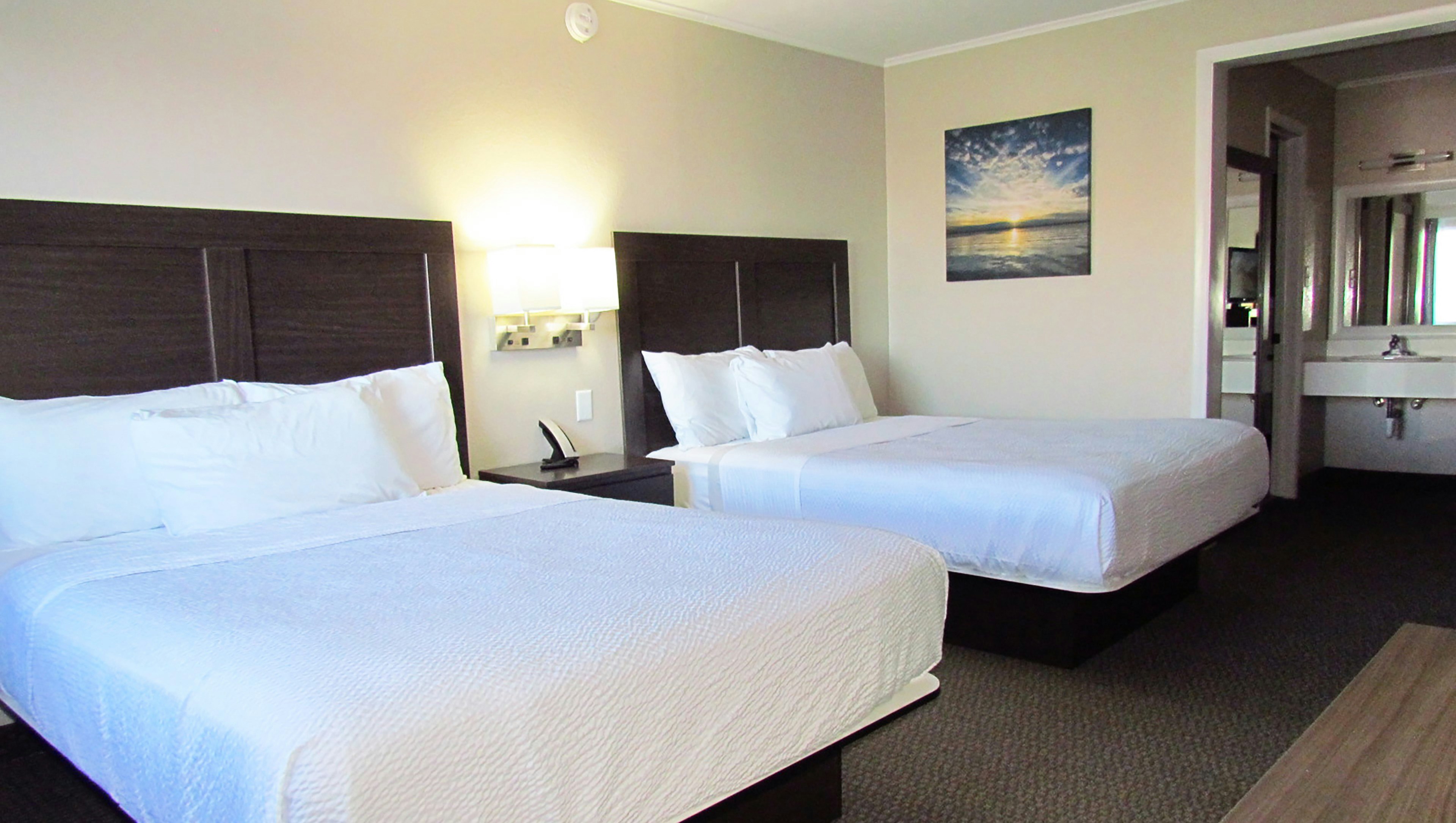 2 Queen Beds Nonsmoking