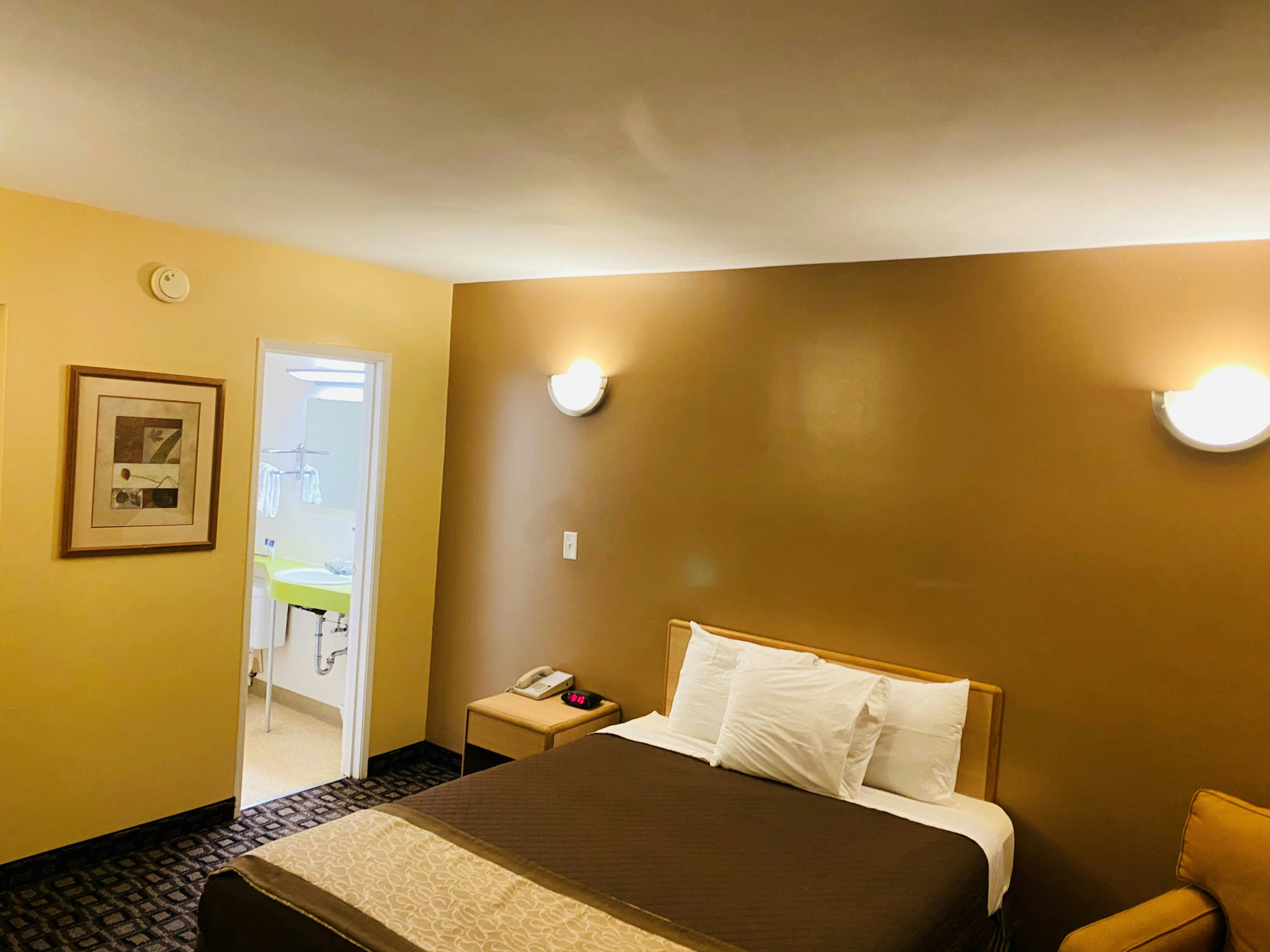 M Star Hotel Mansfield Deluxe 1 Queen Bed - Non Smoking