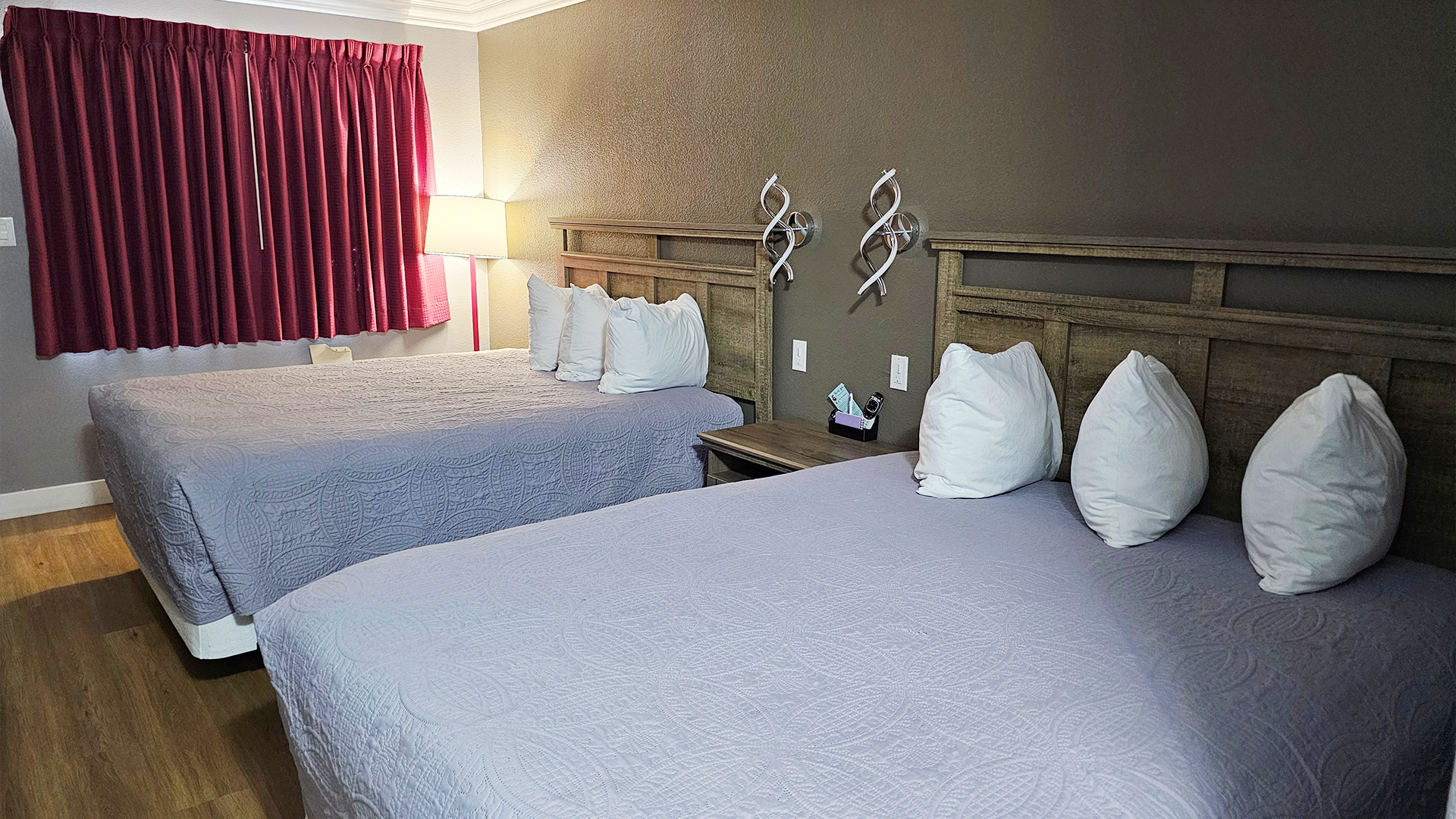 2 Double Beds Nonsmoking
