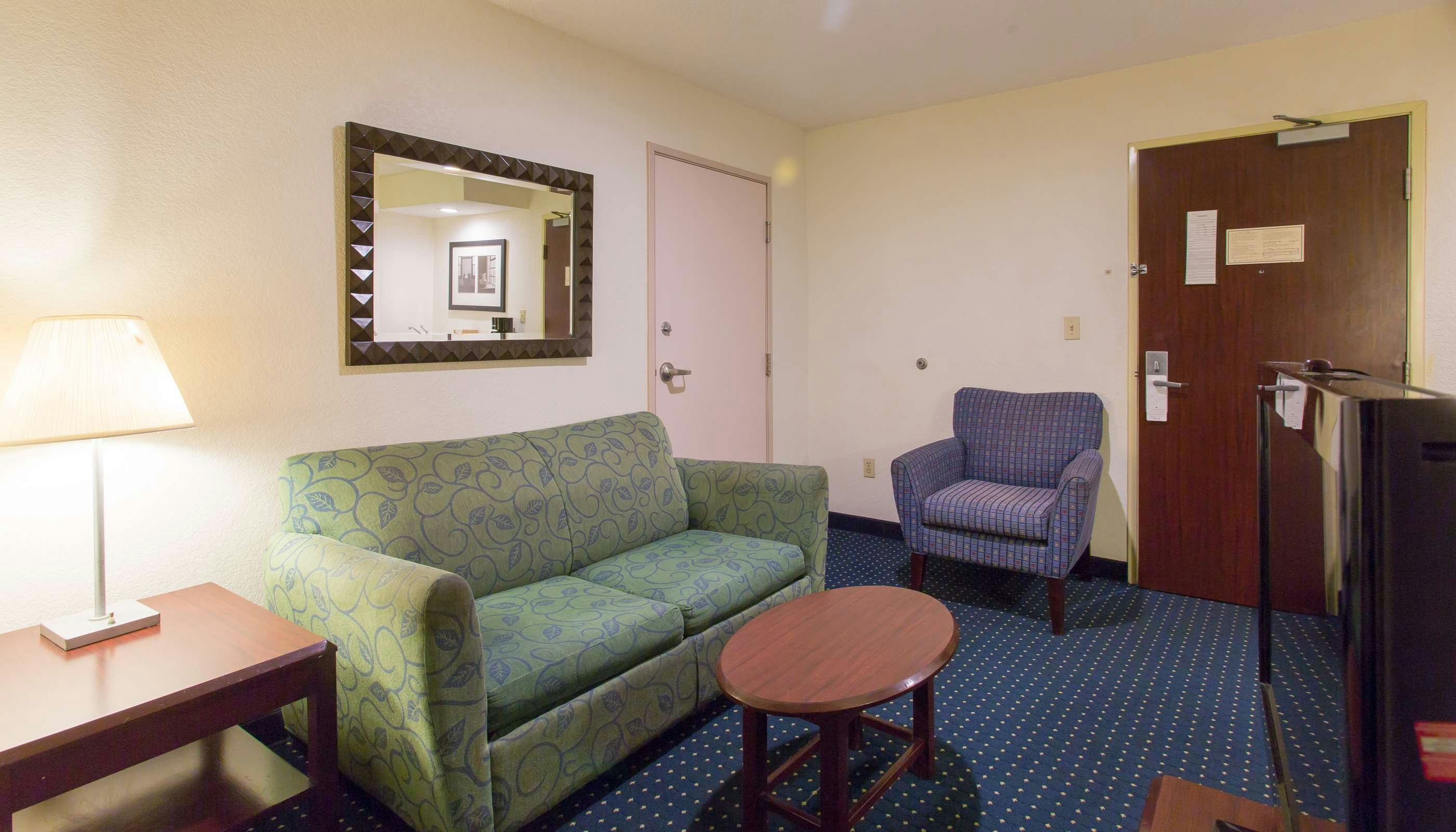 Studios & Suites 4 Less Gum Road