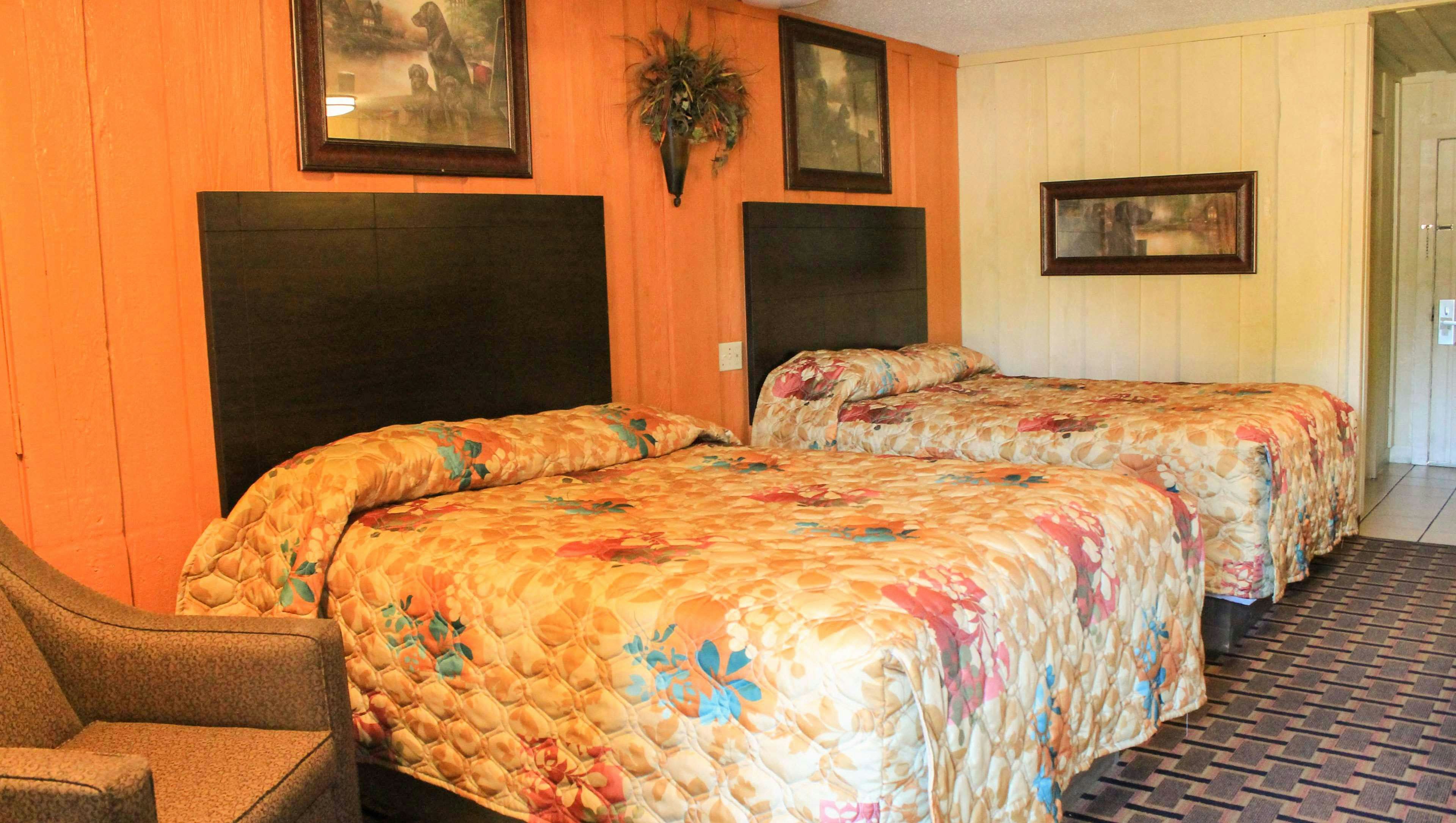 Charles Wesley Motor Lodge Broken Bow