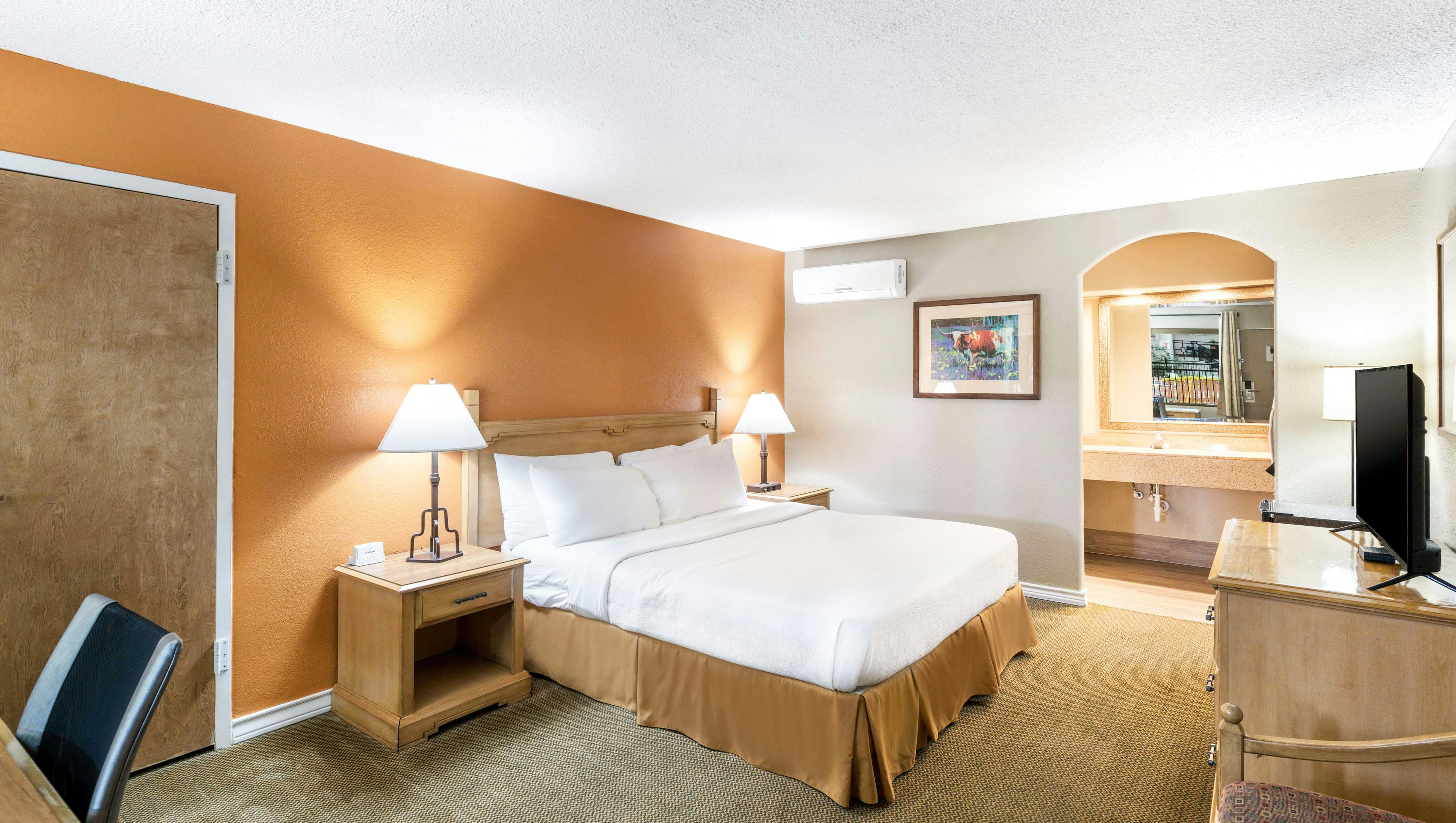Single King | Interior Facing