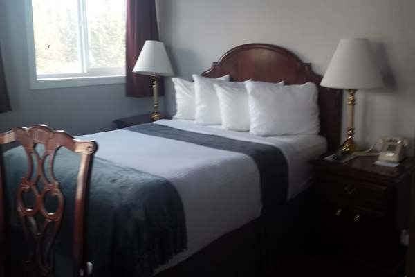 Beluga Lake Lodge Hotel