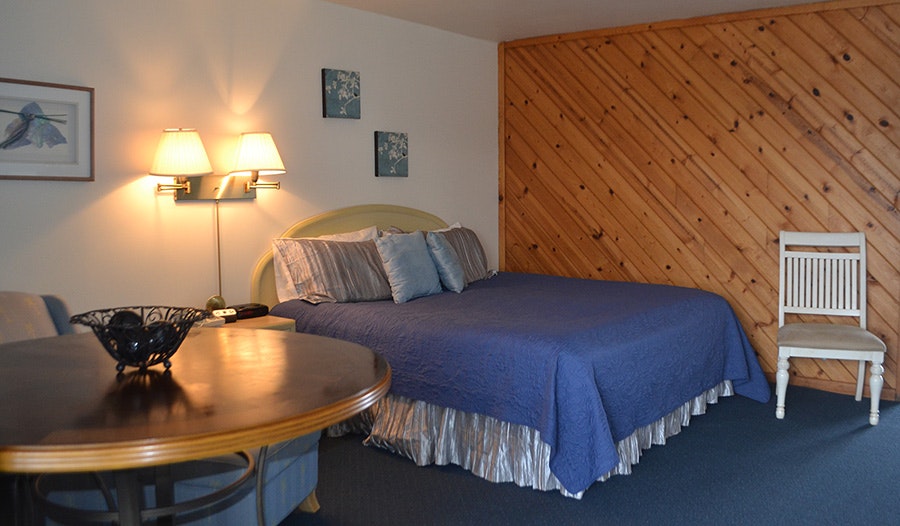 Waterside Inn Chincoteague Island