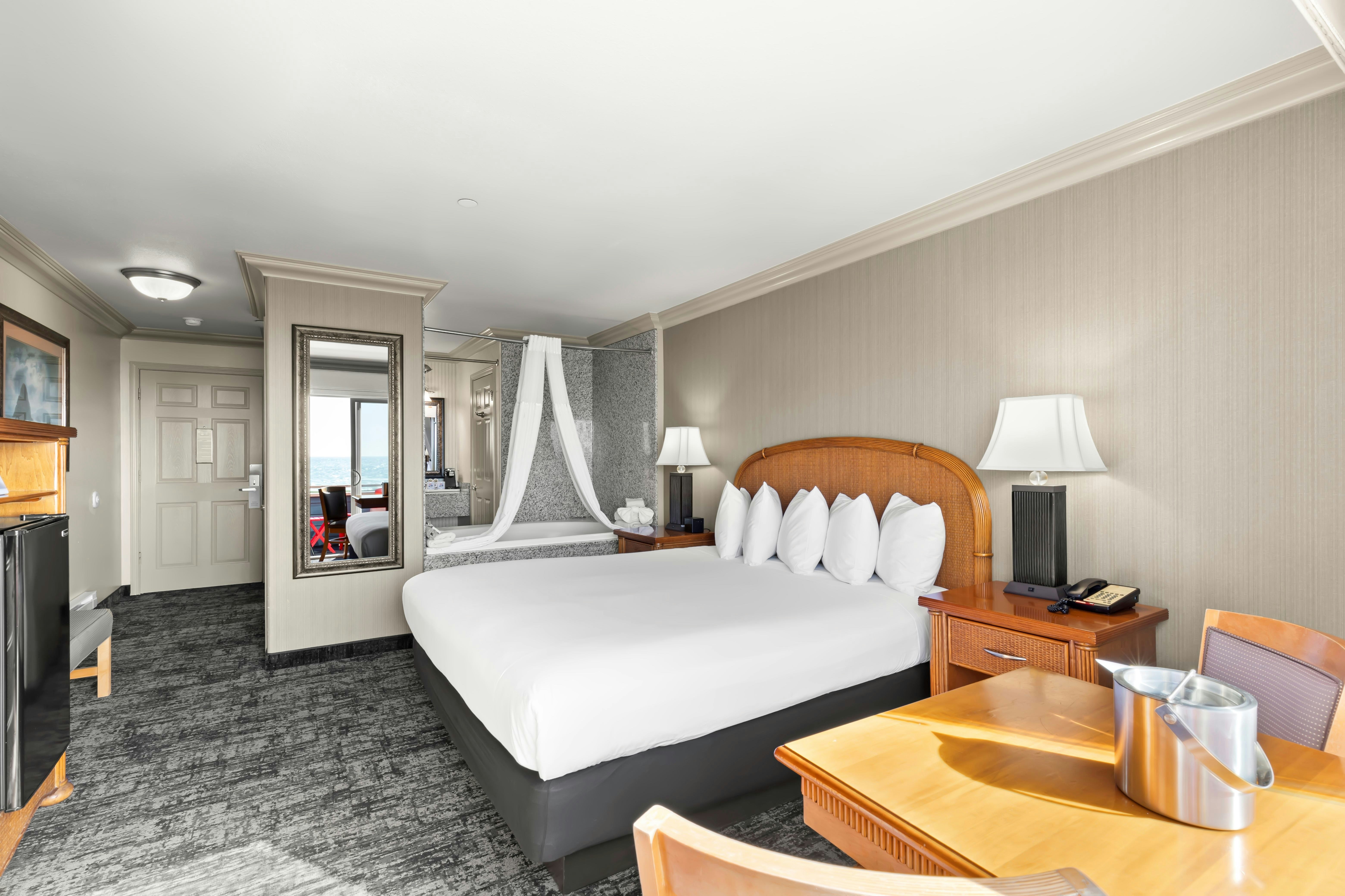 Surf and Sand Lodge