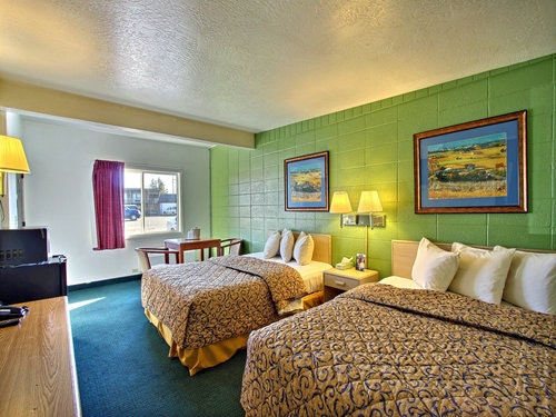 2 Queen Beds Non-Smoking Room