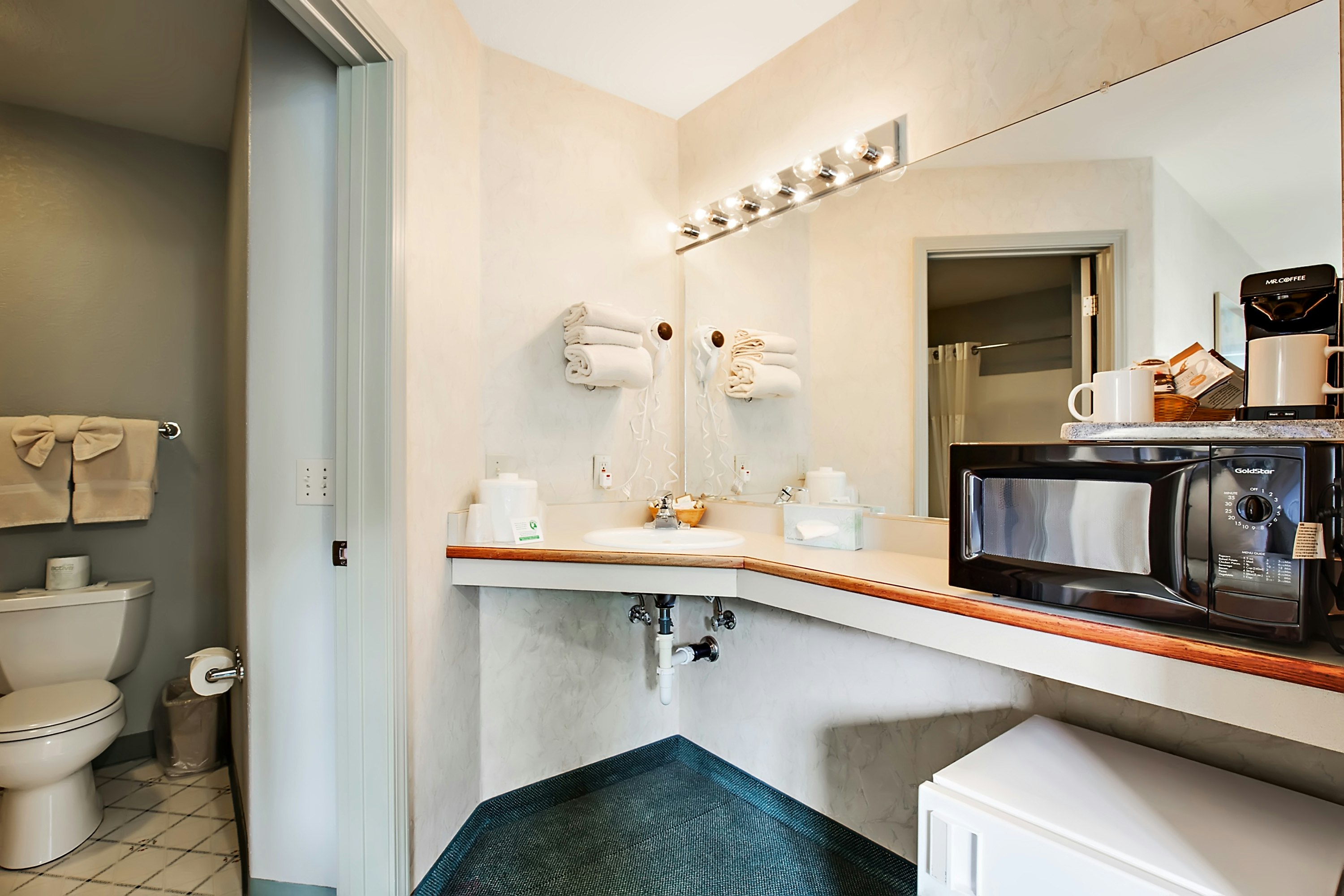 Beach House Inn