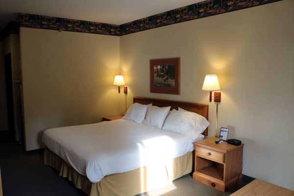 The Pellston Lodge