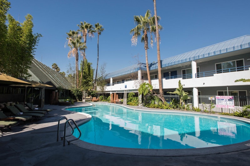 hotel CURRENT