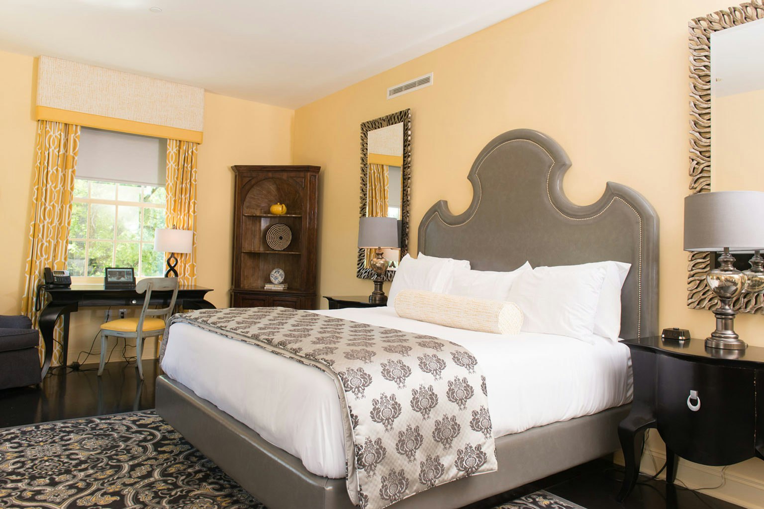 Mayton Inn