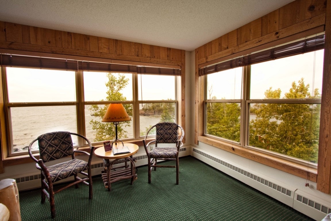 Cove Point Lodge