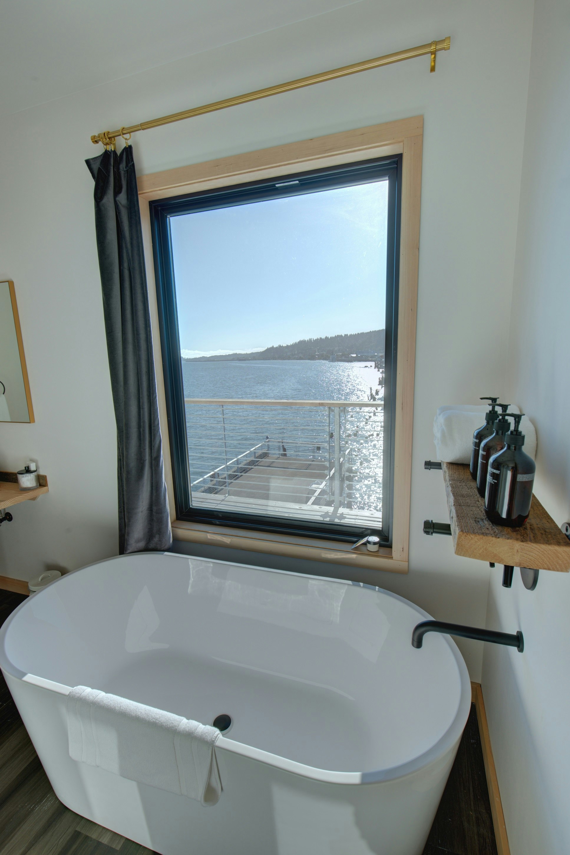 Bowline Hotel