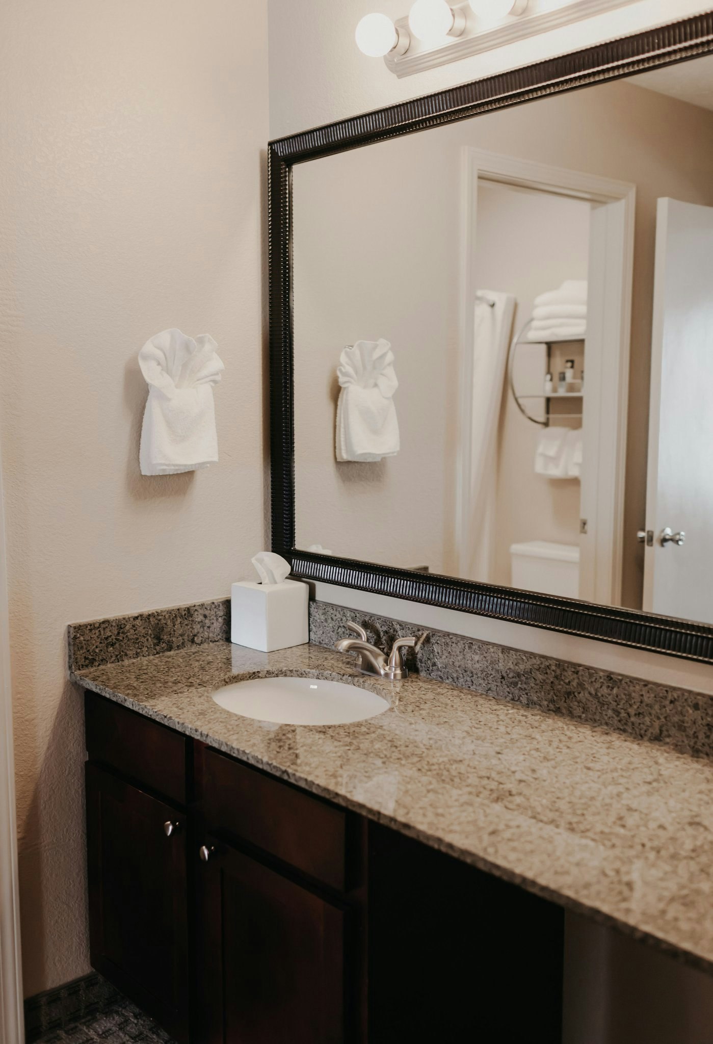 Eastland Suites Hotel & Conference Center Bloomington