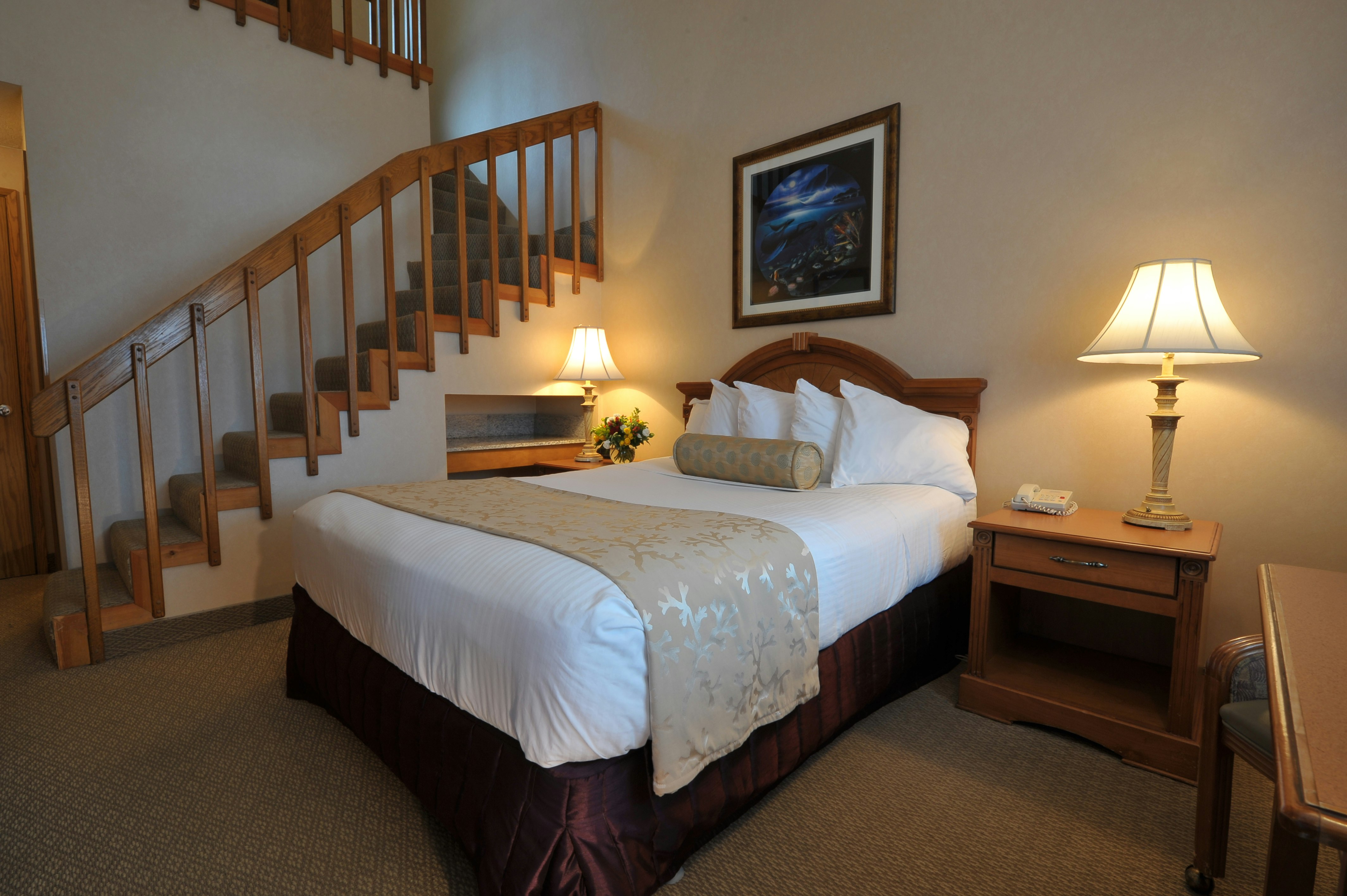 1 Queen Loft