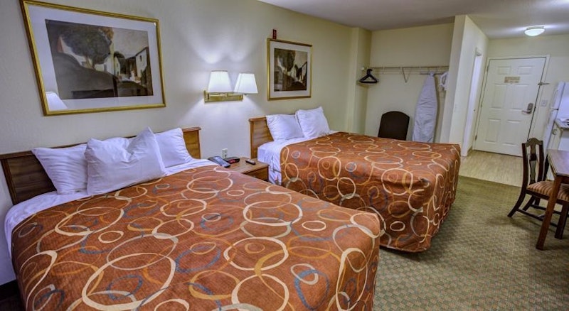 InTown Suites Clarksville
