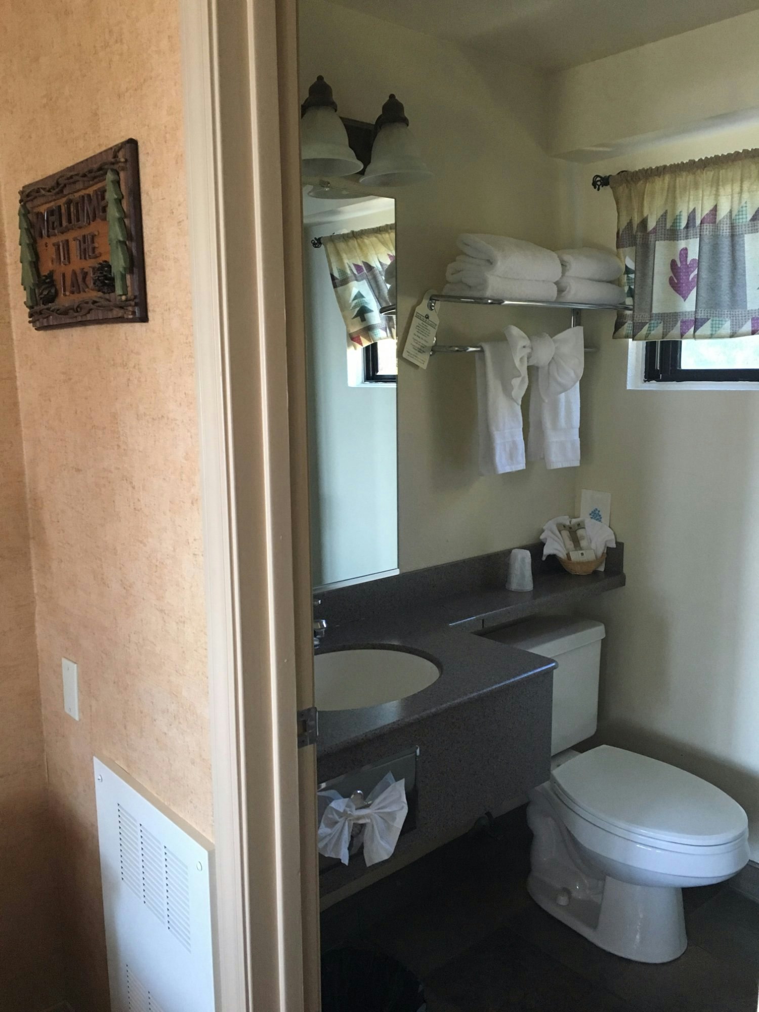 Pepper Tree Inn