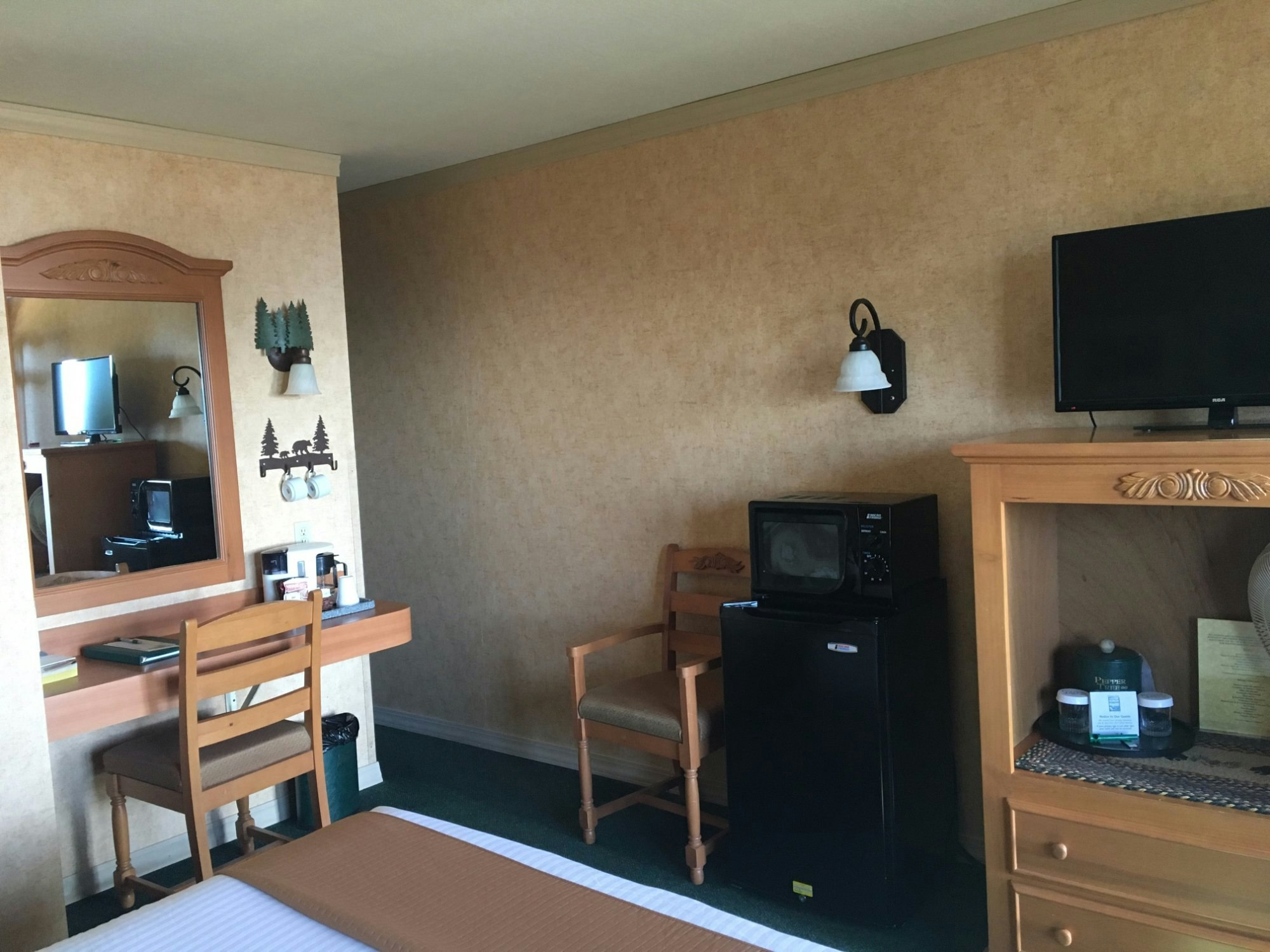 Pepper Tree Inn