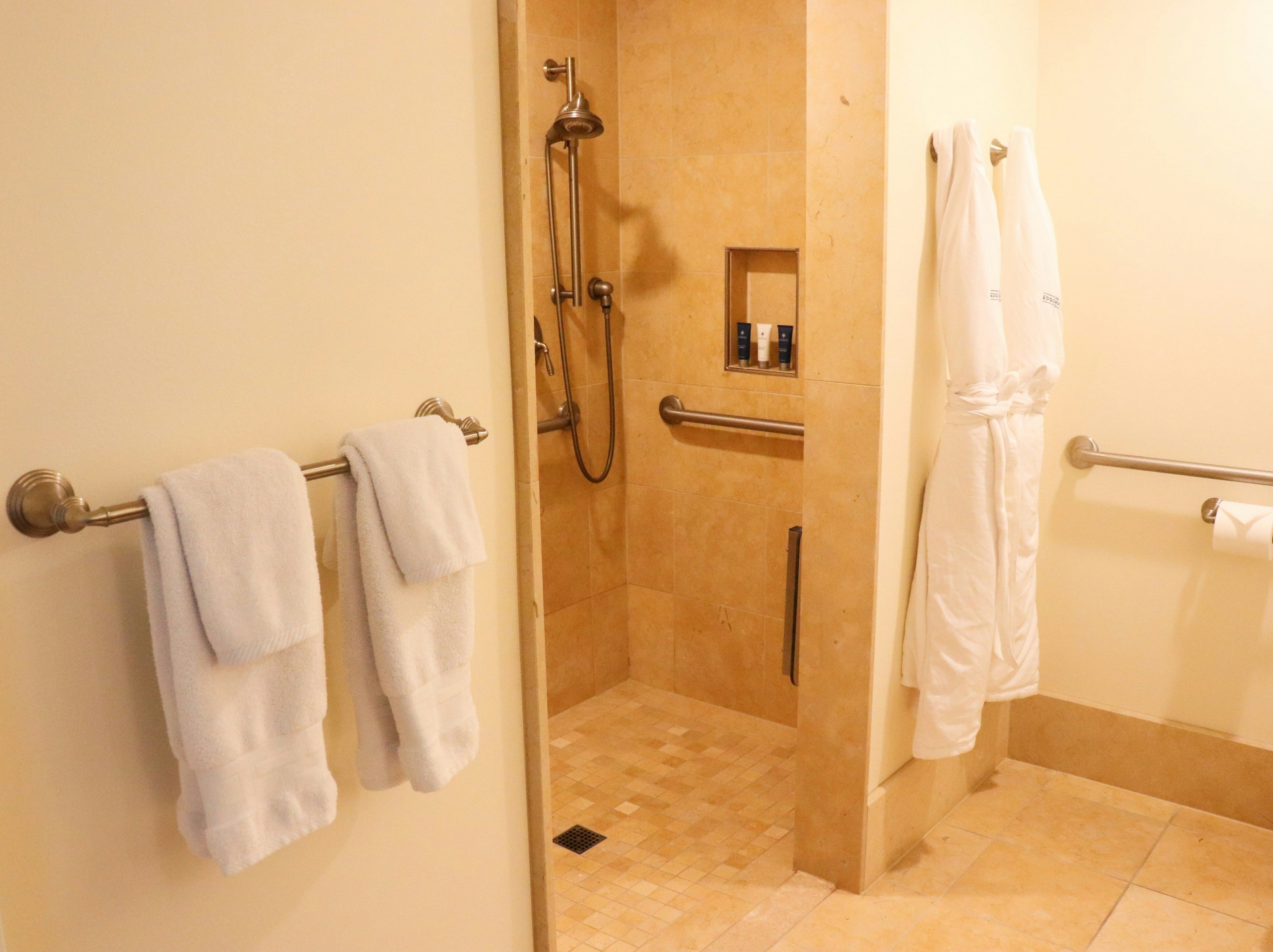 ADA Lakeview King