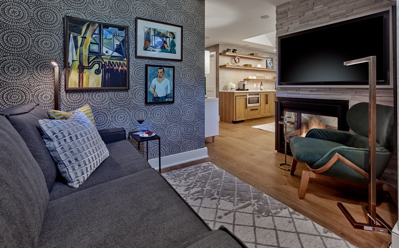 Elevated Mountain View Studio