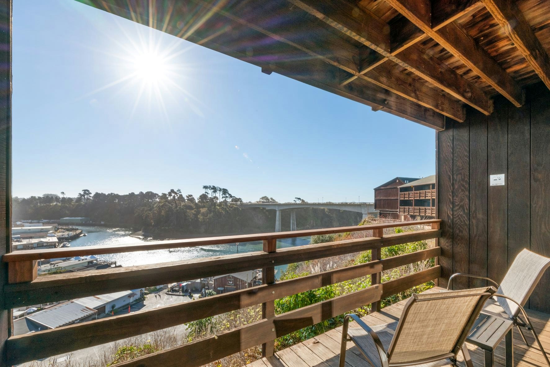 Harbor Lite Lodge