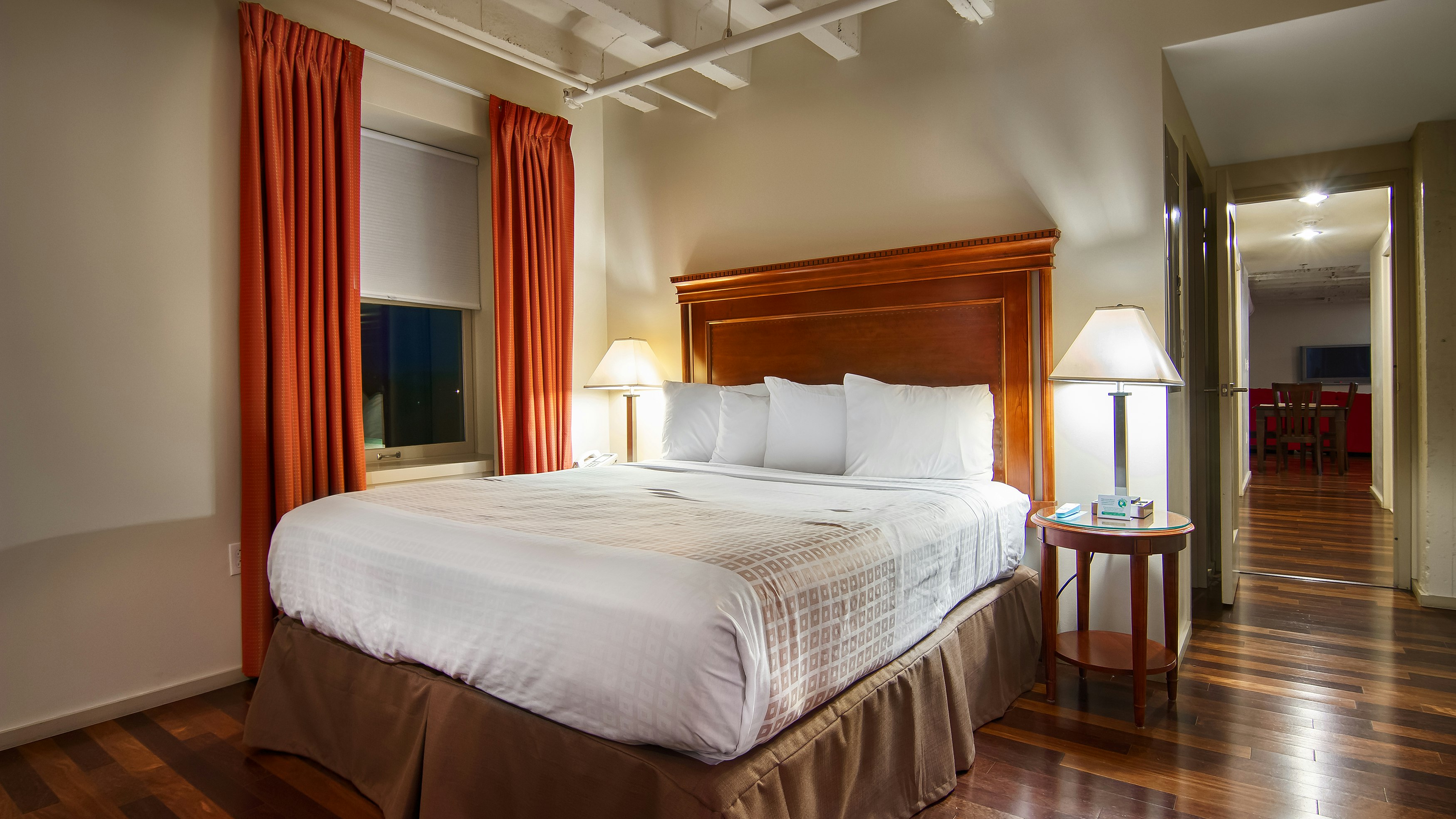 Grand Eastonian Hotel & Suites