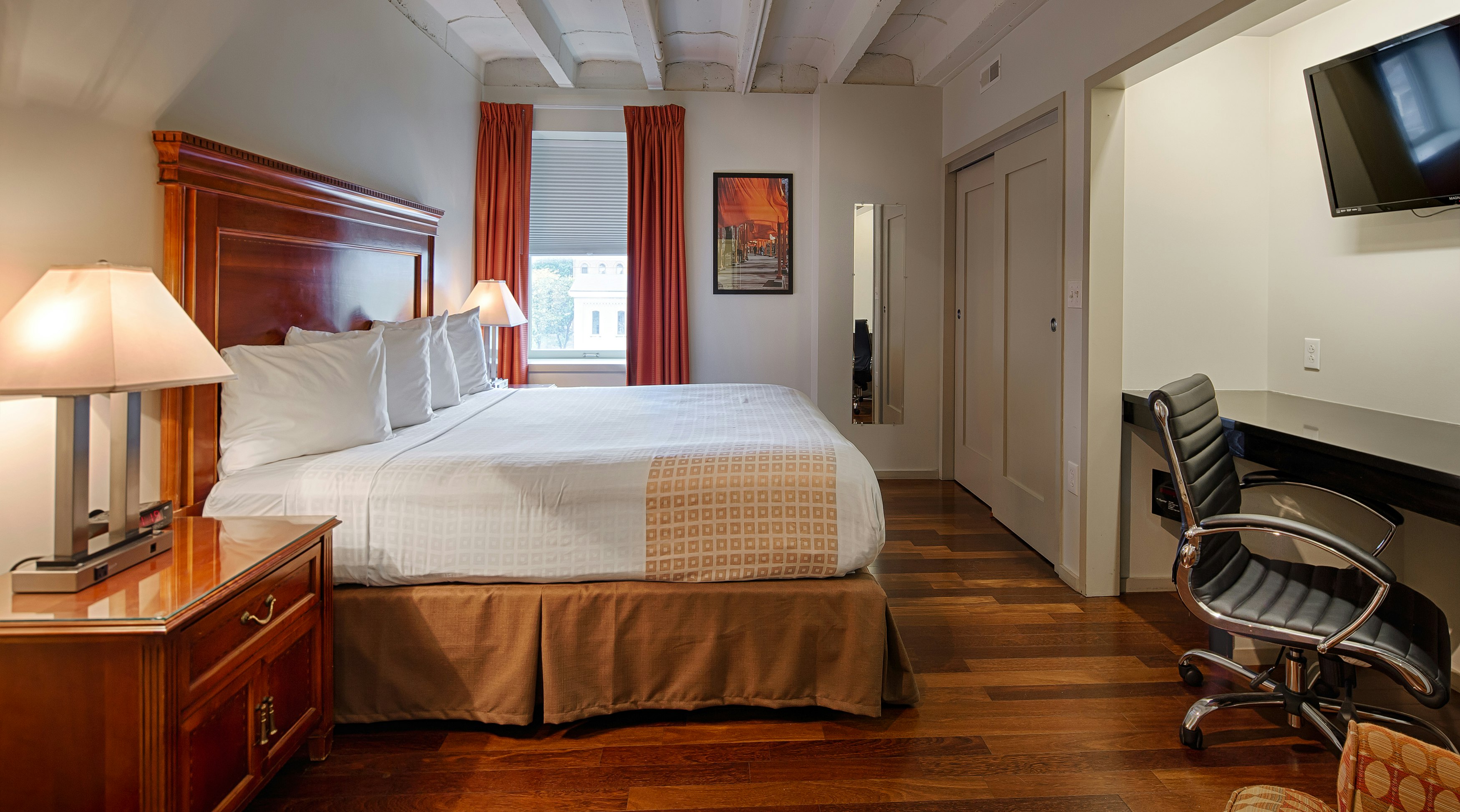 Room with 2 King beds