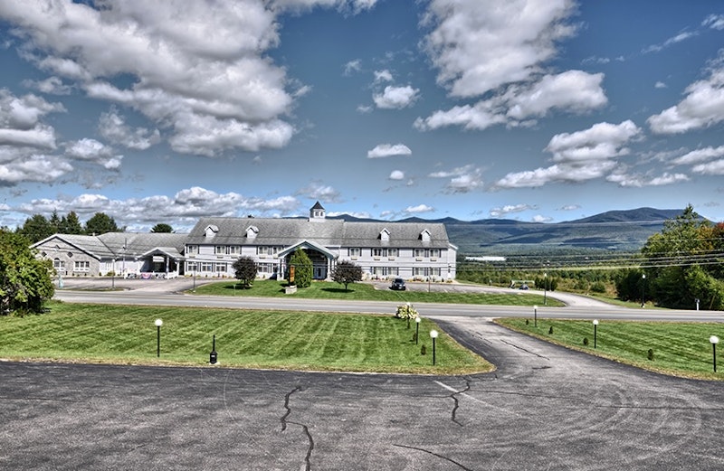 Cabot Inn & Suites